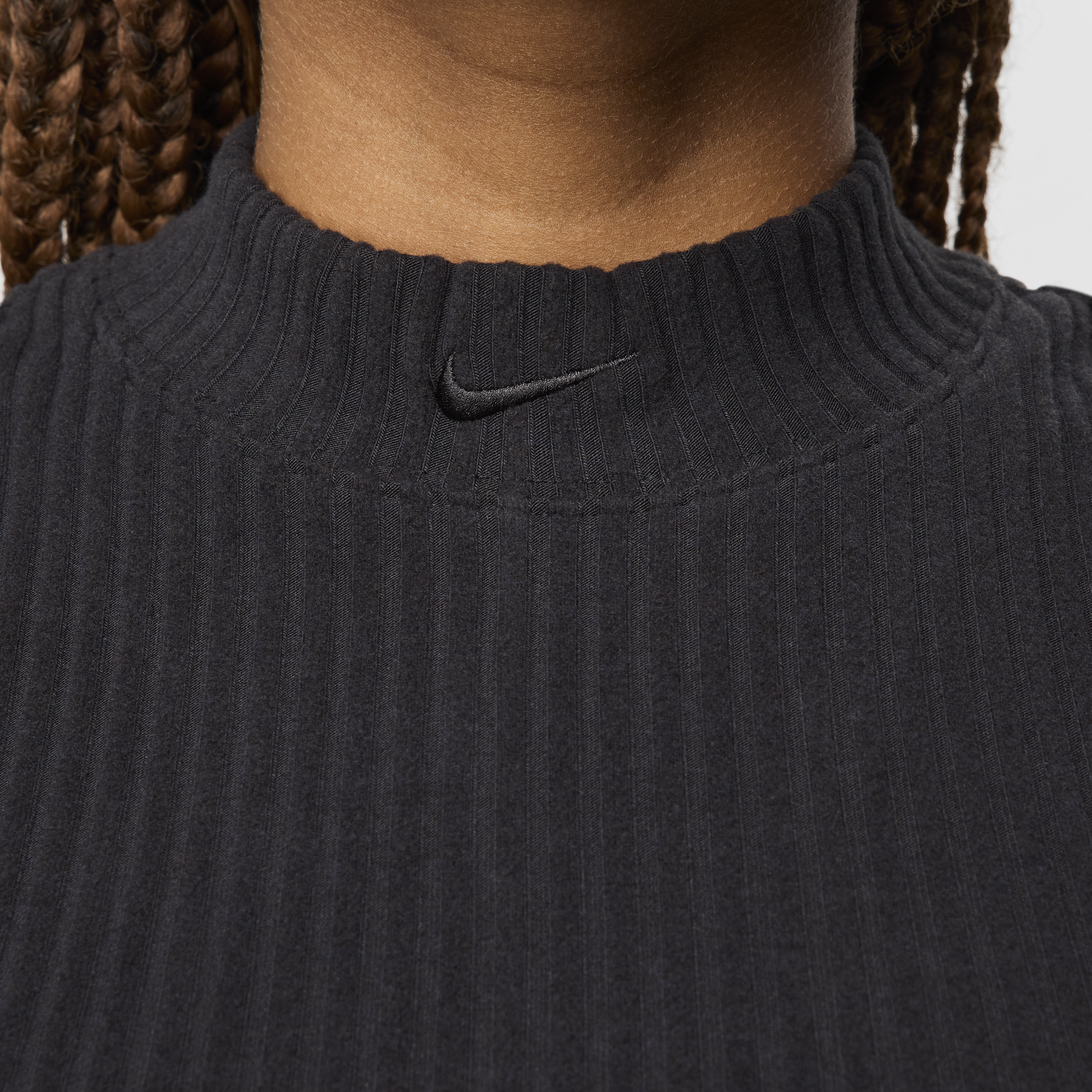 Nike Sportswear Chill Knit geribde korte tanktop met opstaande kraag voor dames Zwart