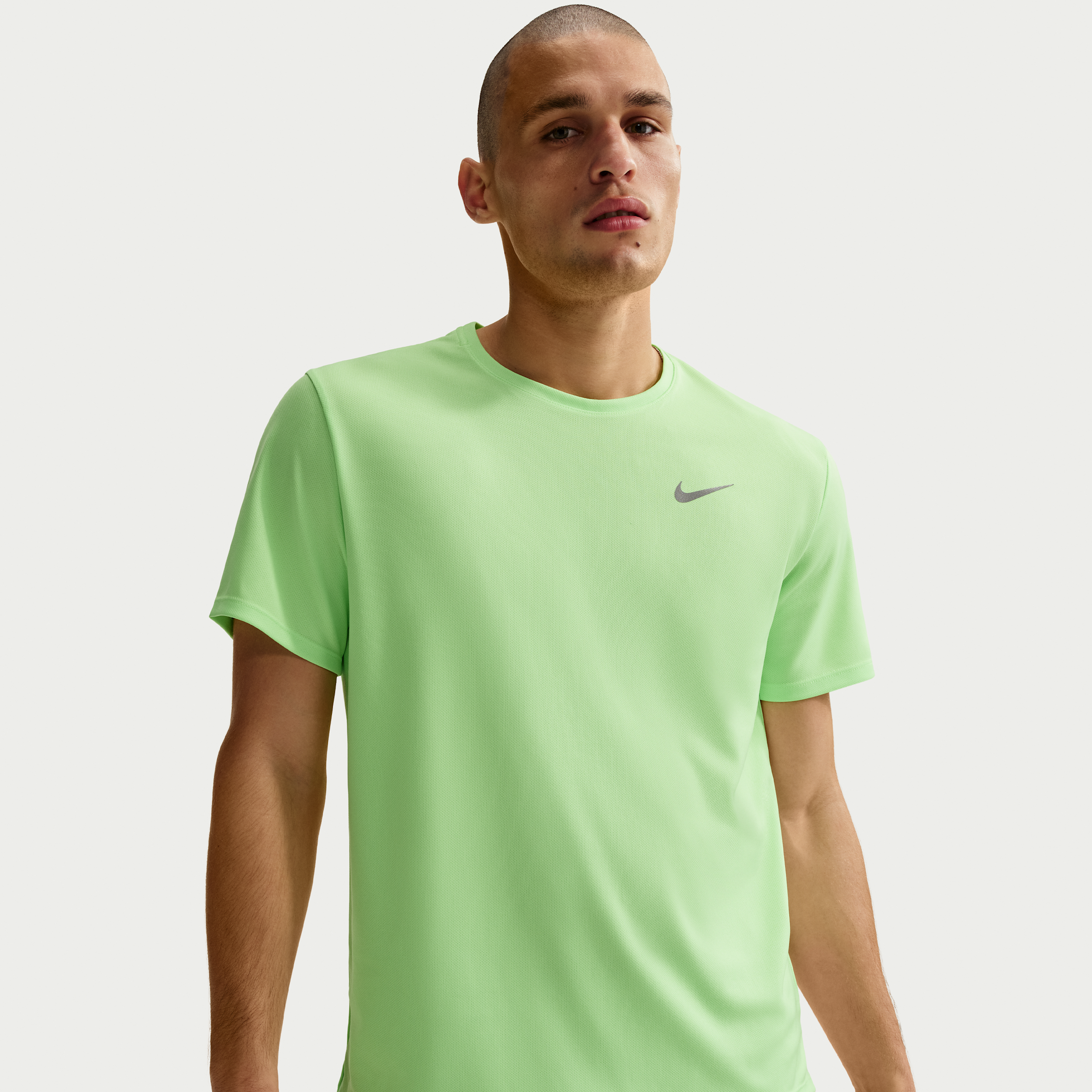 Maglia da running a manica corta Dri-FIT UV Nike Miler – Uomo - Verde