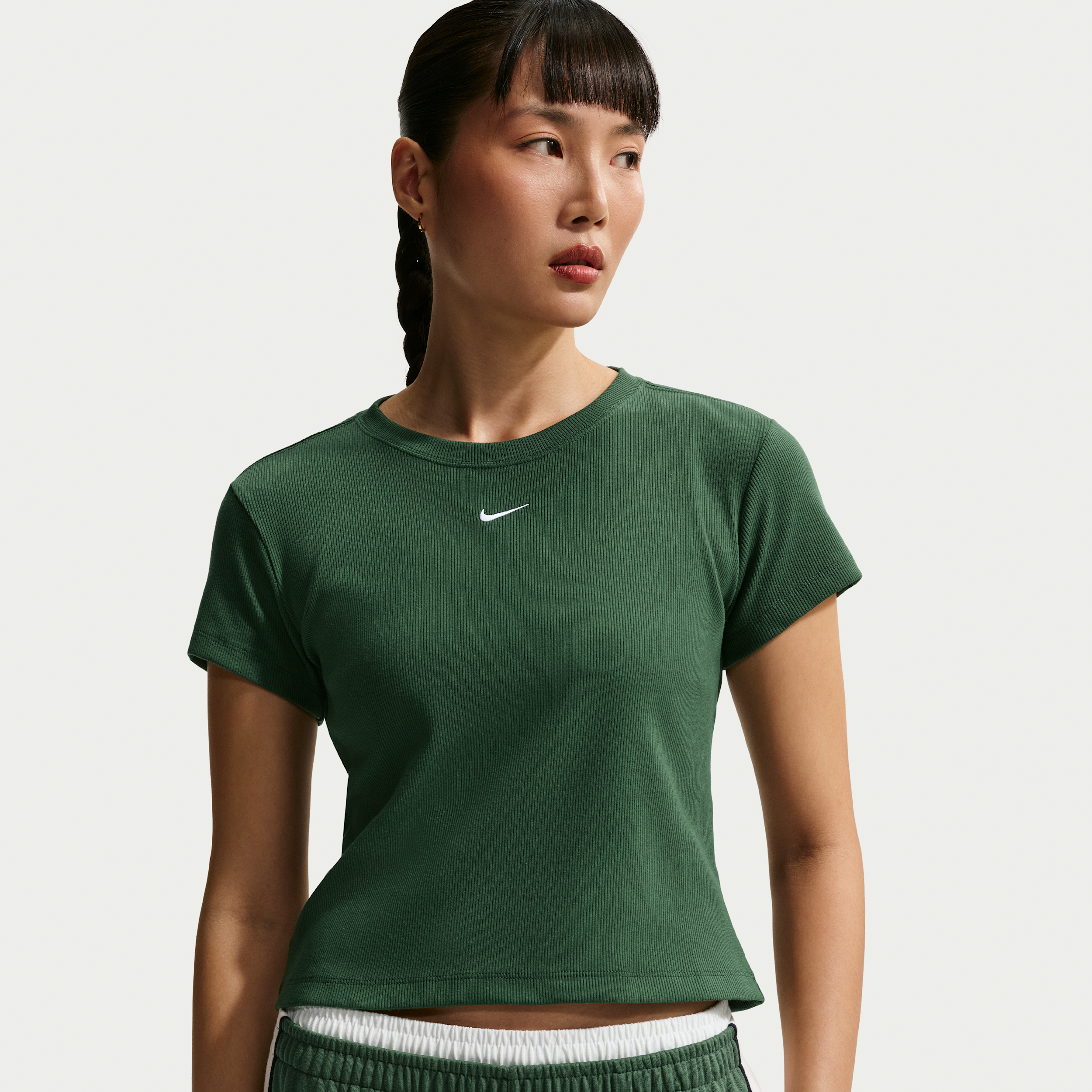 Thumbnail - Nike Geripptes Kurzarm-T-Shirt mit enger Passform (Damen) - Grün