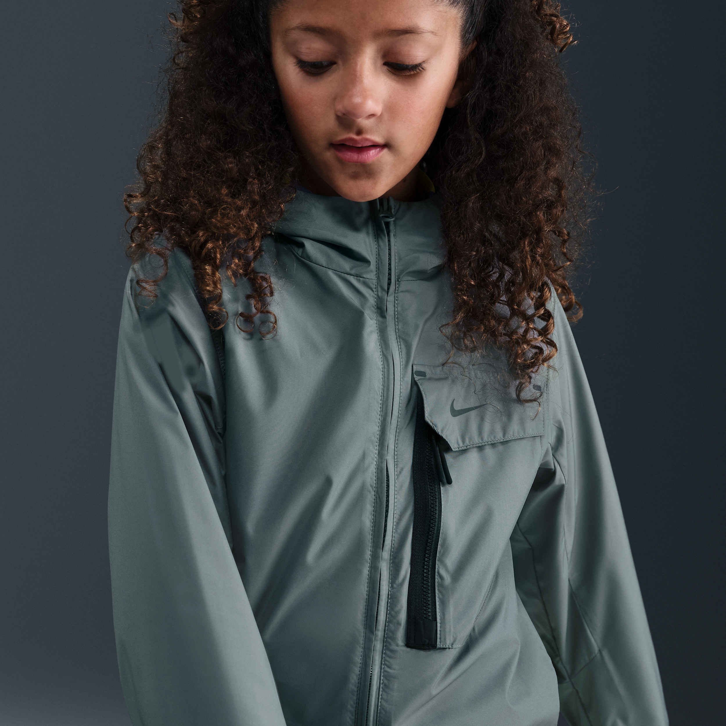 Thumbnail - Nike Sportswear City Utility Jacke (ältere Kinder) - Grau