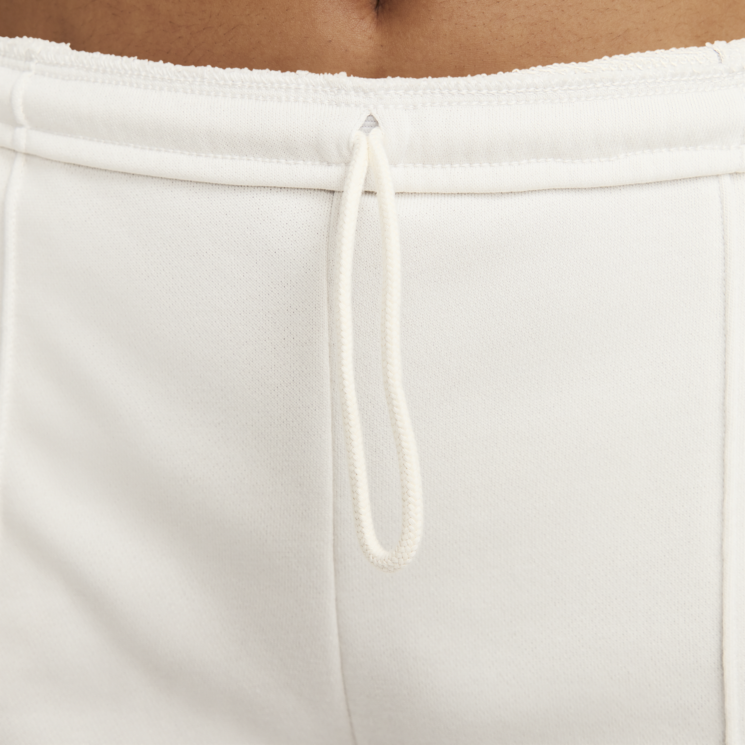 Nike Sportswear Chill Terry aansluitende damesshorts met hoge taille van sweatstof (5 cm) Bruin