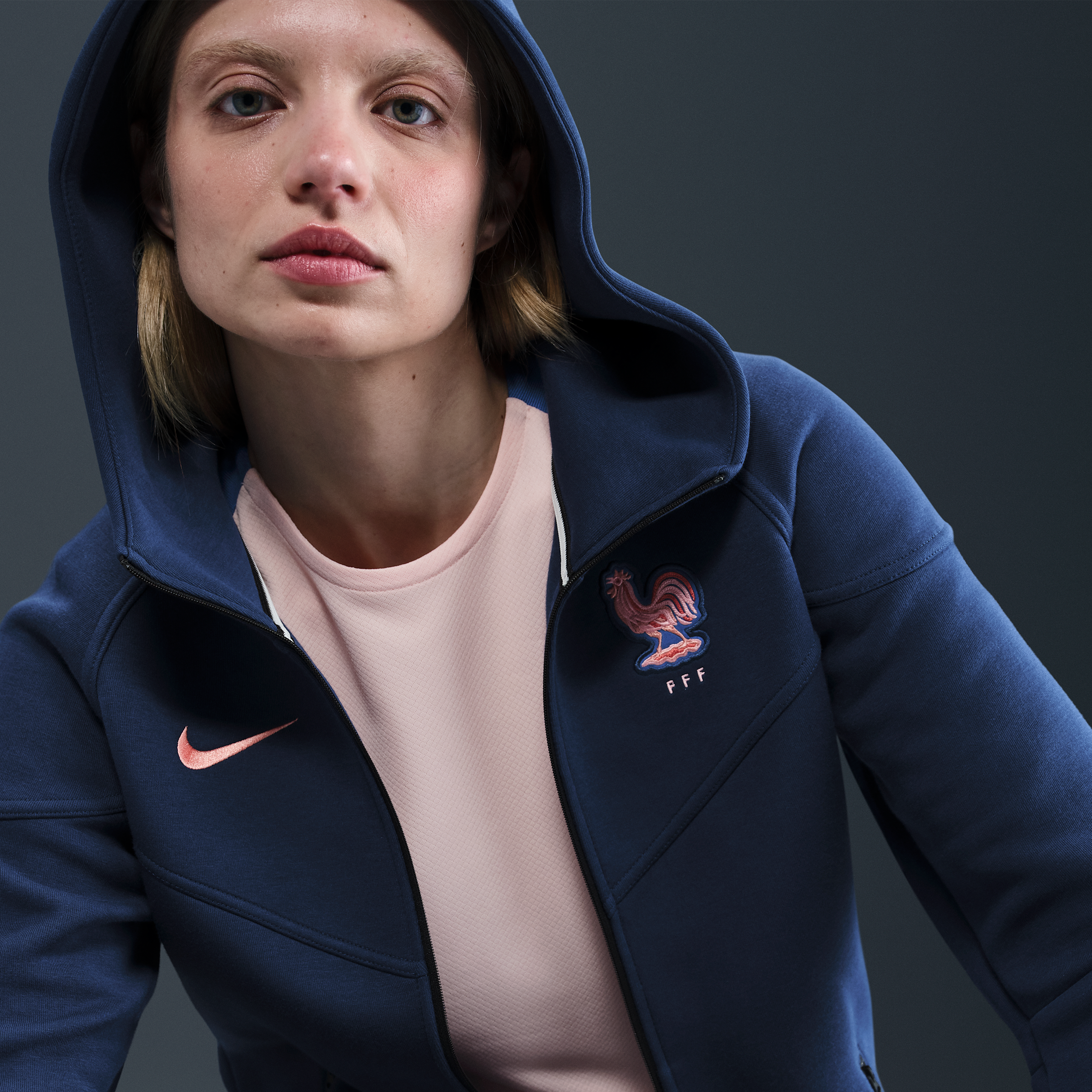 Thumbnail - FFF Tech Windrunner Nike Football Fleece-Kapuzenjacke (Damen) - Blau