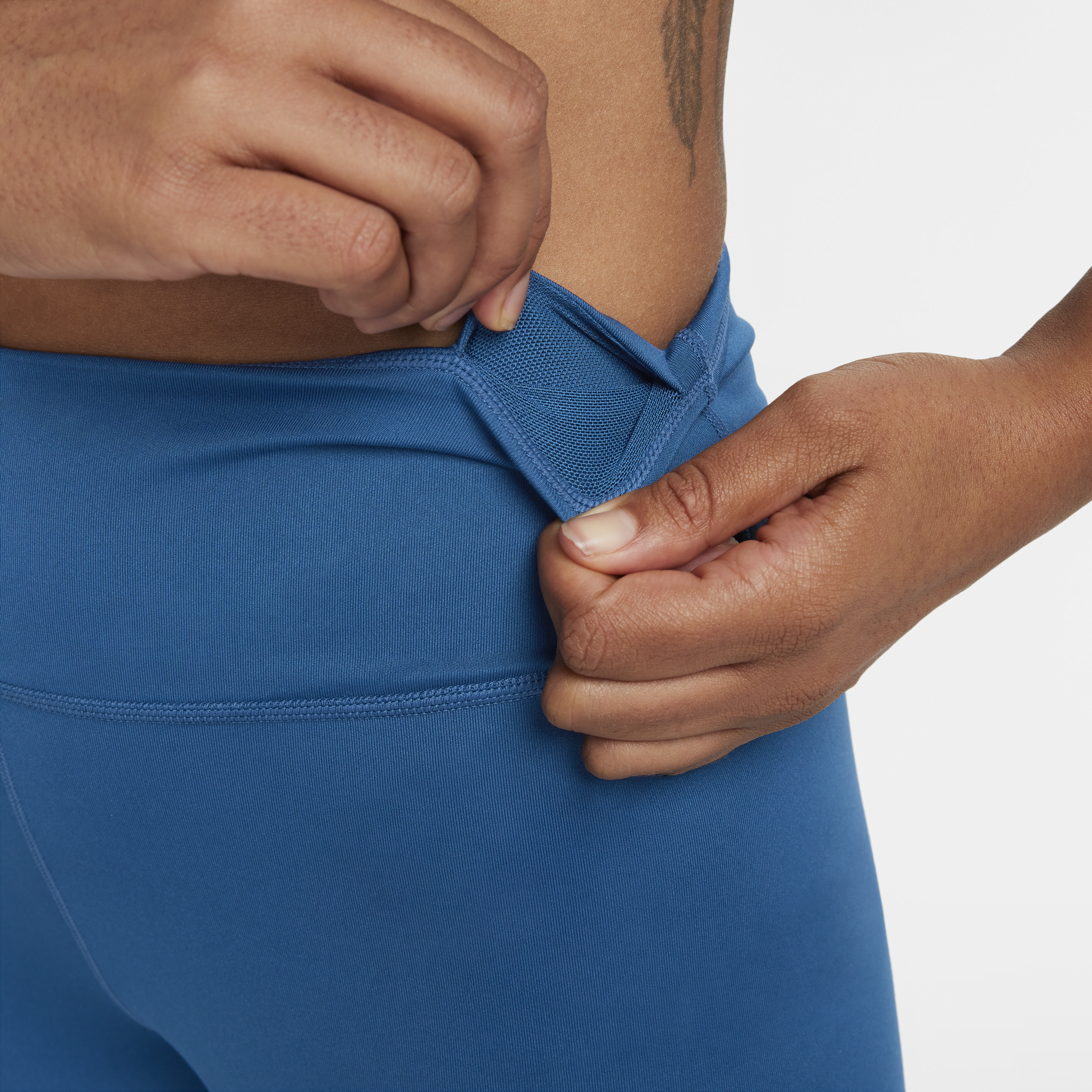 Nike One 7 8-legging met halfhoge taille en mesh vlakken voor dames Blauw