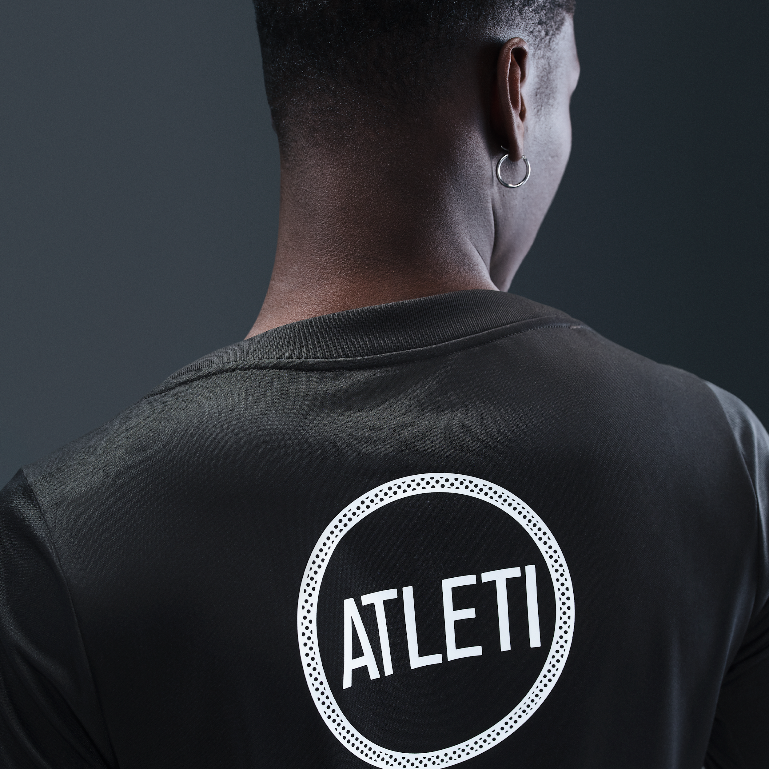 Thumbnail - Atlético Madrid Academy Pro Third Nike Dri-FIT Total 90 Pre-Match-Fußballoberteil (Herren) - Schwarz