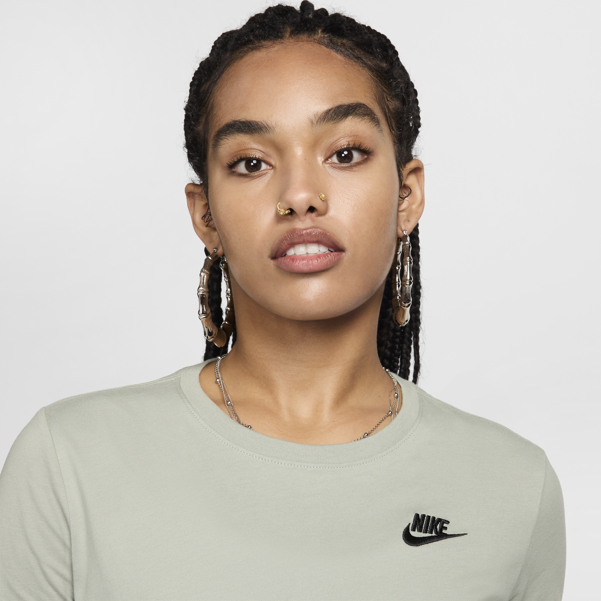 Tee-shirt Nike Sportswear Club Essentials pour femme - Vert