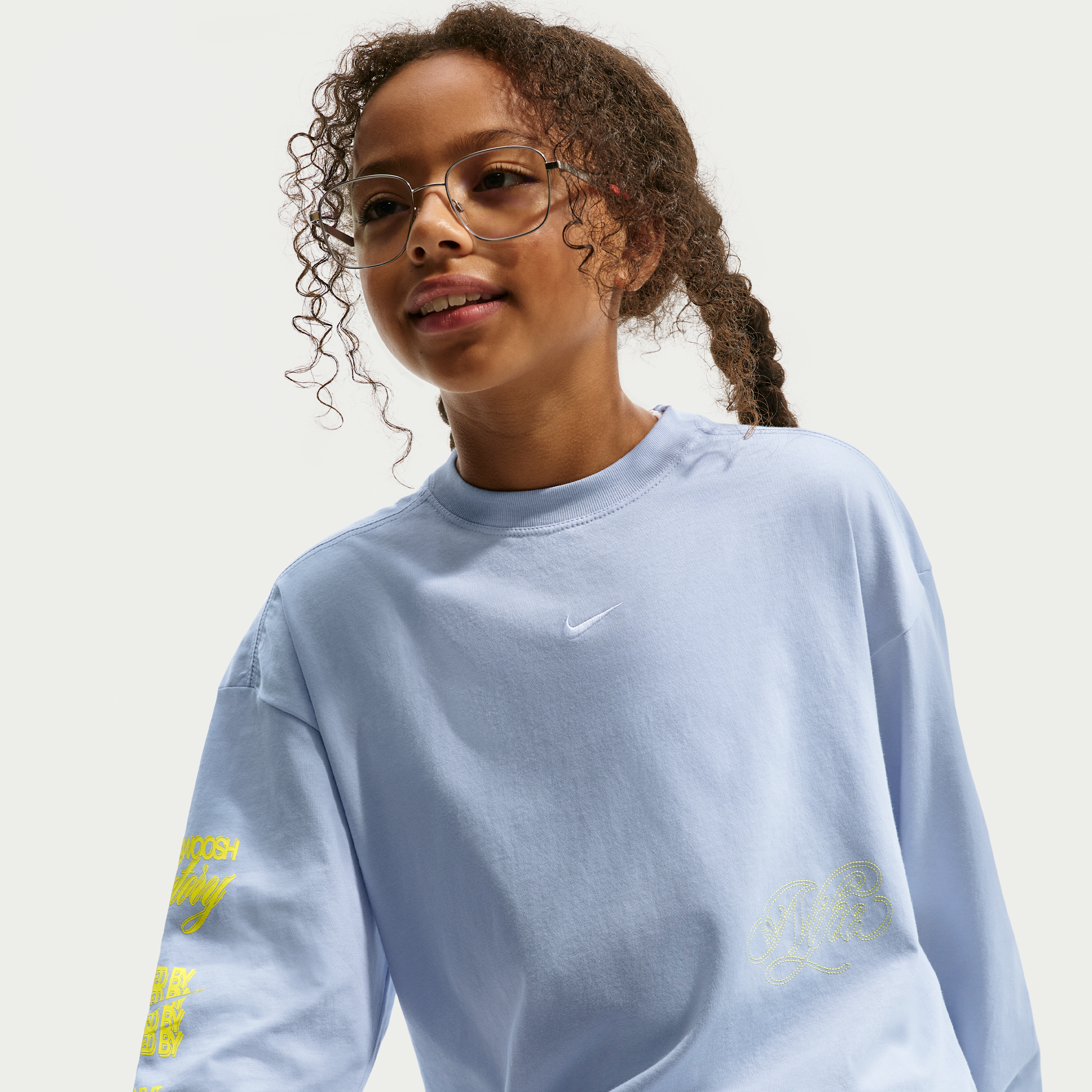 Thumbnail - Nike extragroßes Langarm-T-Shirt für ältere Kinder (Mädchen) - Grau