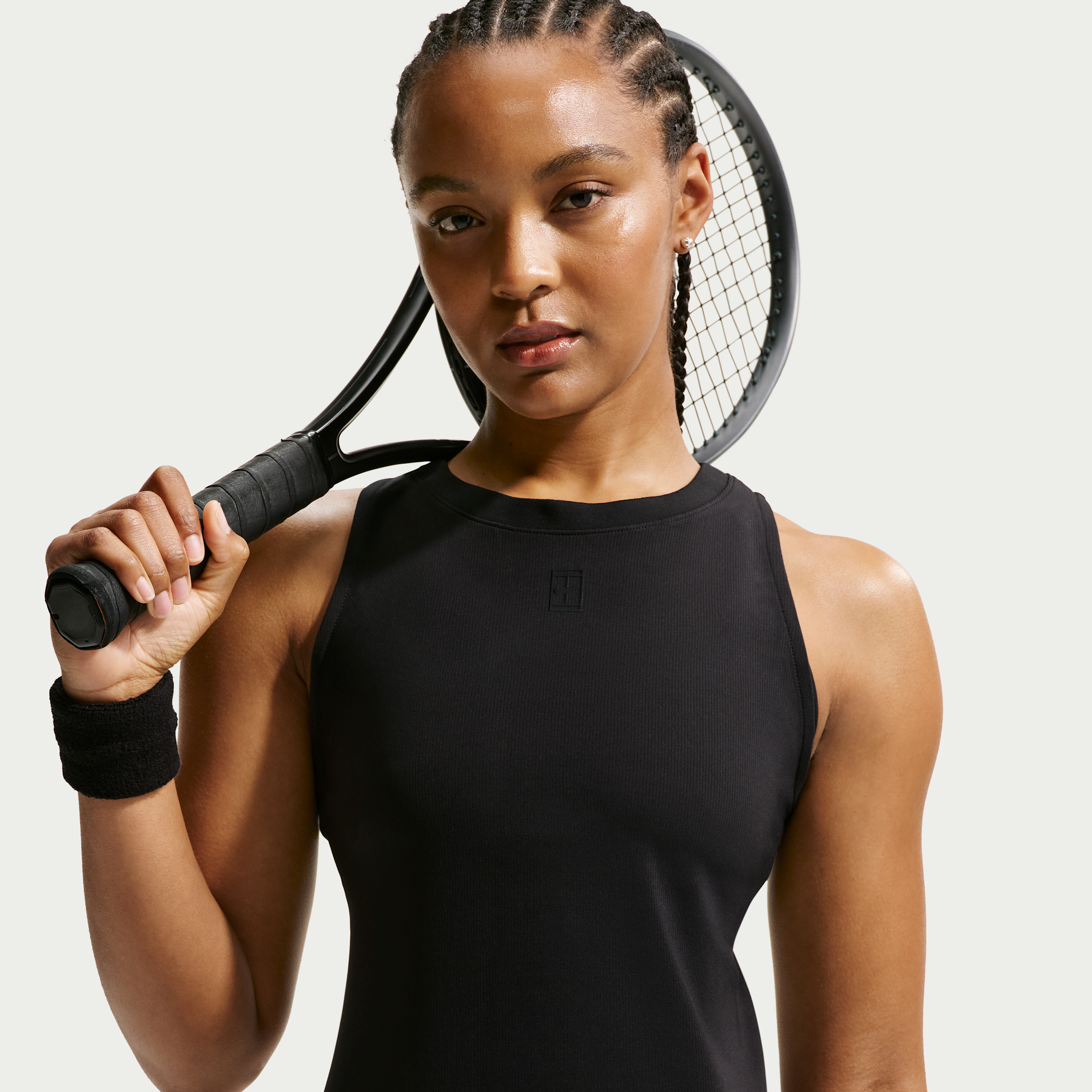 NikeCourt Advantage-Dri-FIT-tennistanktop til kvinder – sort