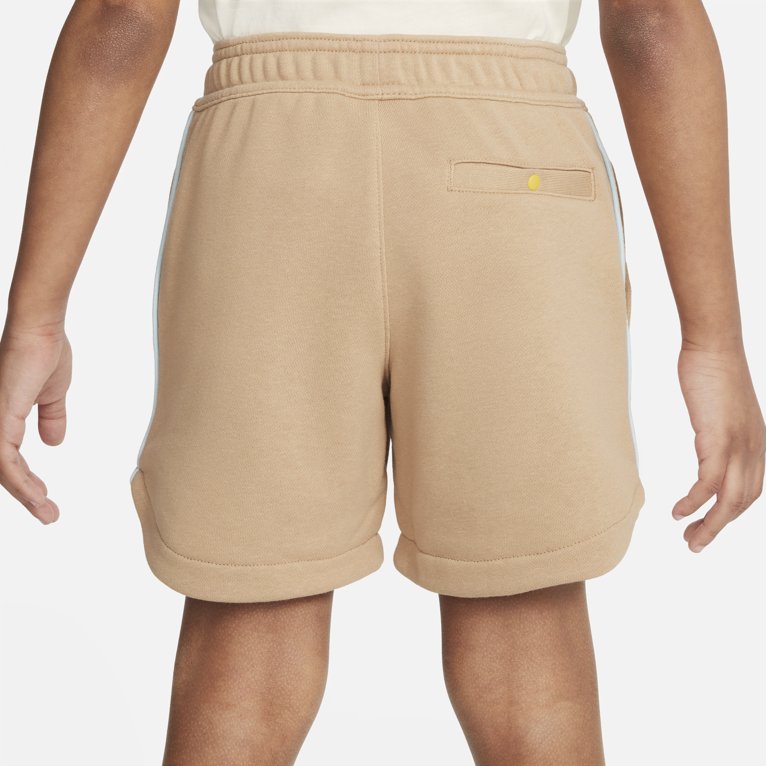Nike Sportswear Create Your Own Adventure grafische shorts van sweatstof voor kleuters Bruin
