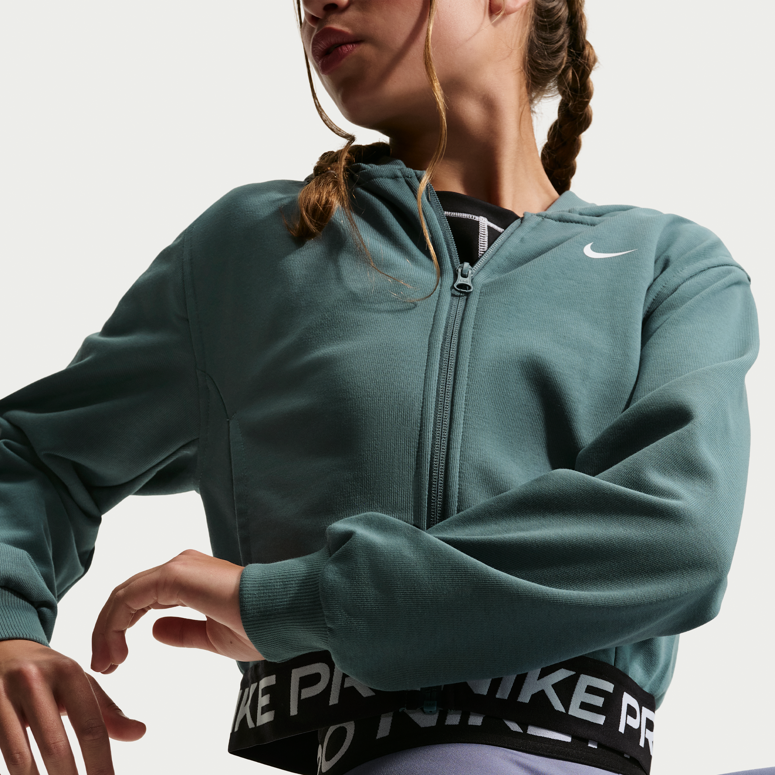 Thumbnail - Nike Pro Fleece Dri-FIT-Kapuzenjacke (ältere Kinder) (Mädchen) - Grau