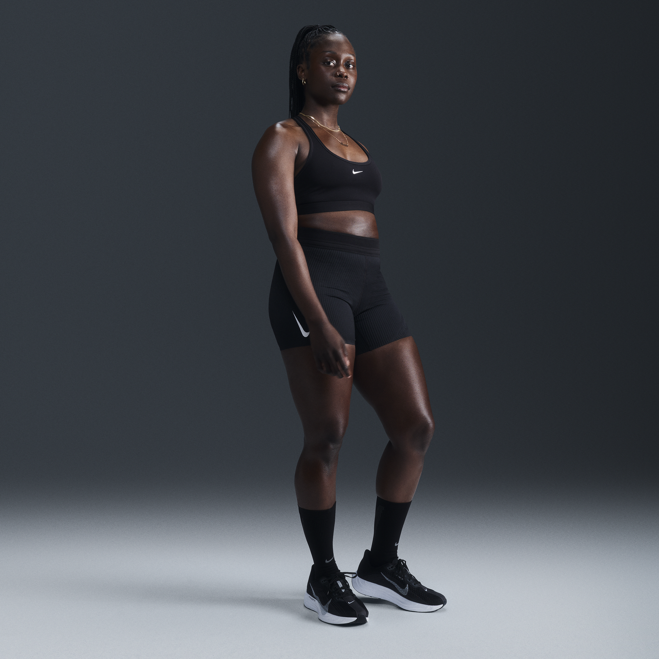 Nike AeroSwift Dri-FIT ADV halfhoge hardloopshorts voor dames (8 cm) Zwart