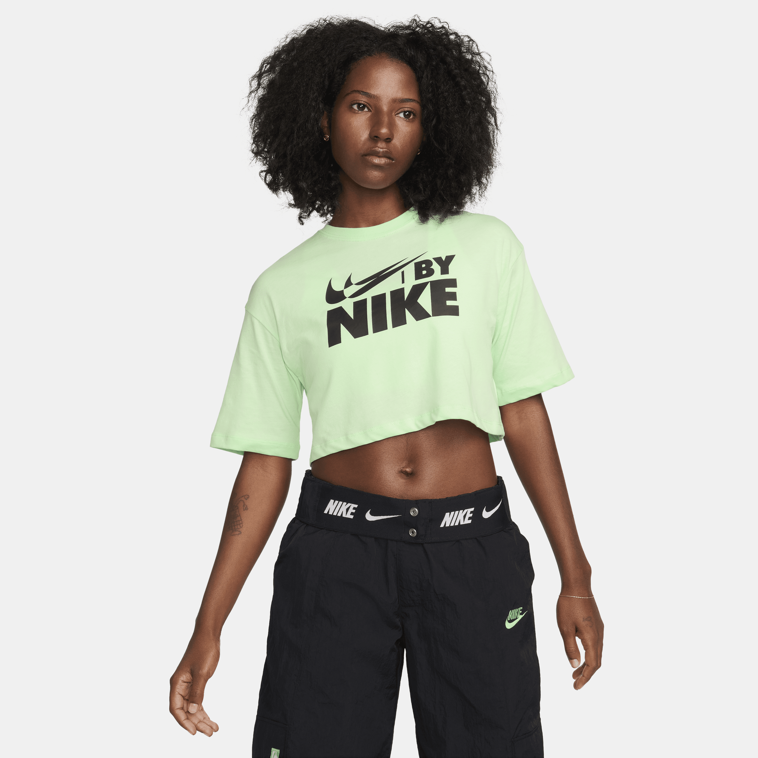 Nike Sportswear Kort T-shirt voor dames Groen