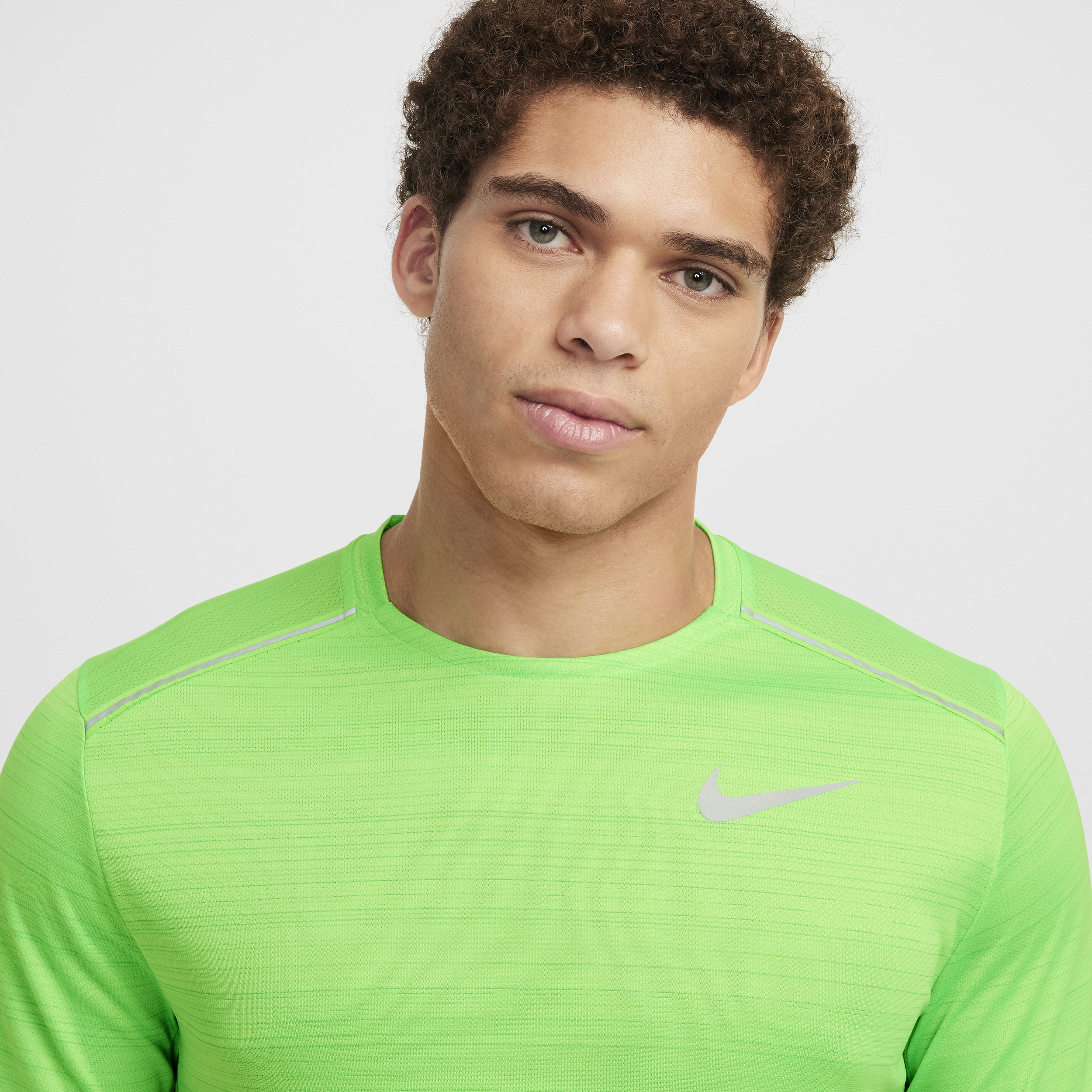 Haut de running à manches courtes Nike Miler pour Homme - Vert