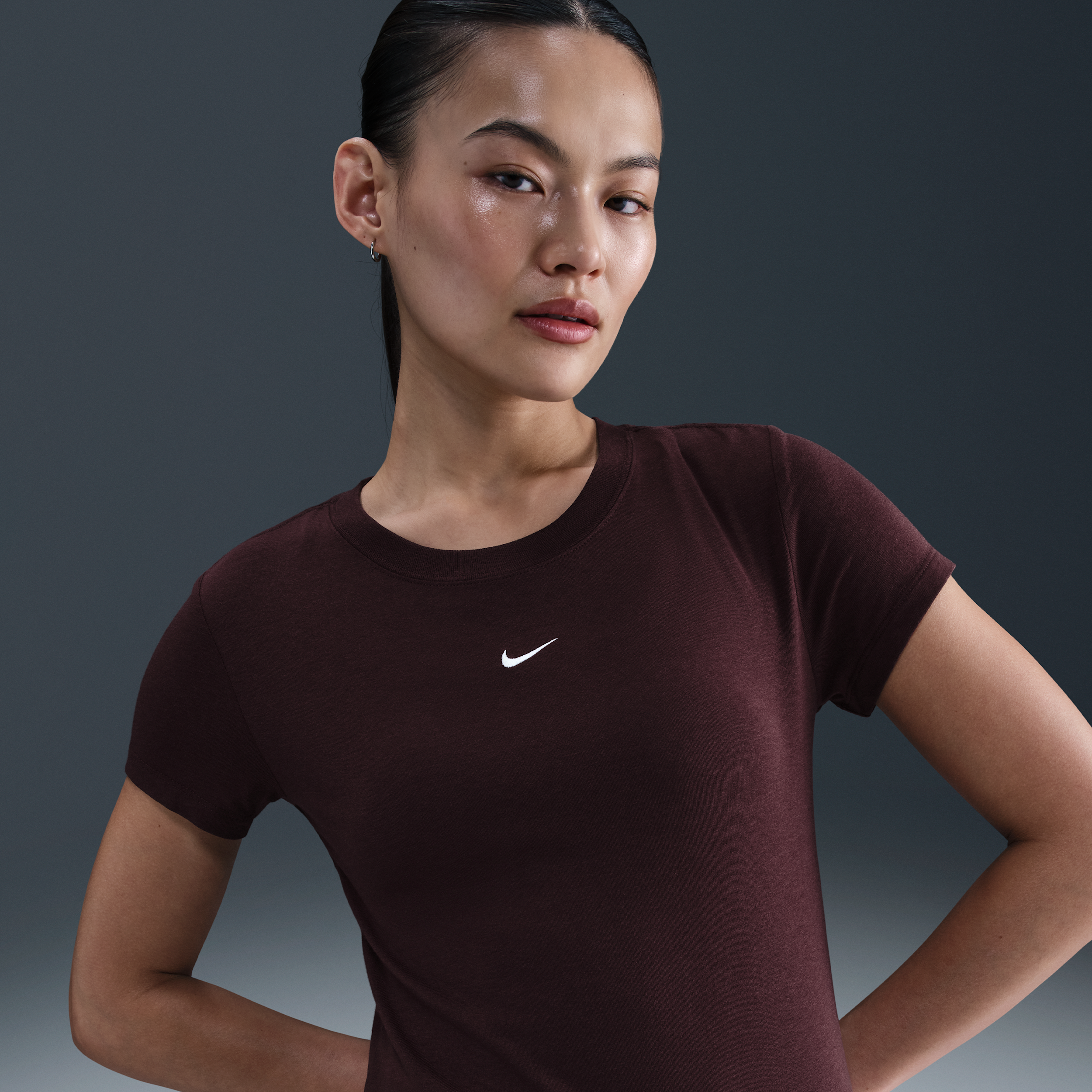 Thumbnail - Nike Chill Knit Damen-T-Shirt - Rot
