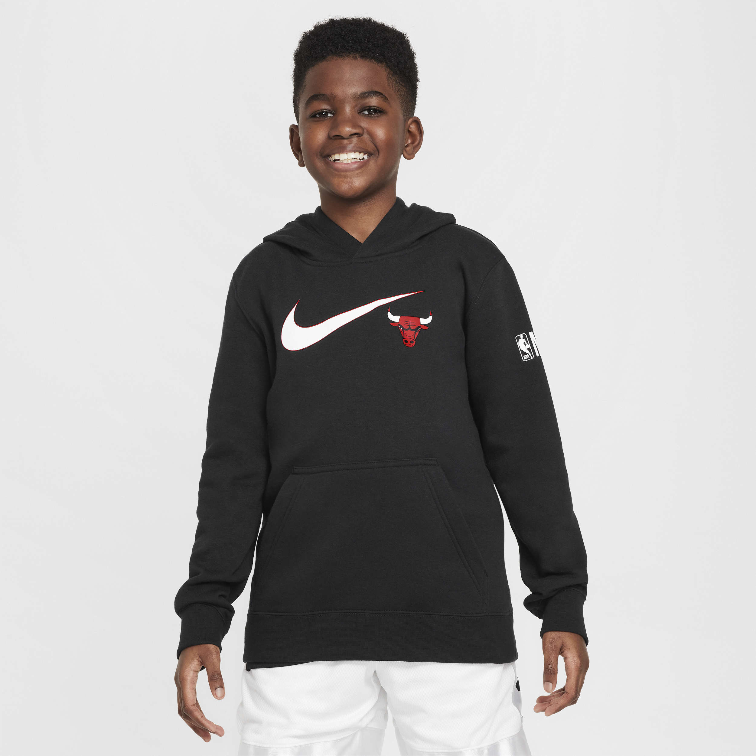 Nike Chicago Bulls Club Fleece Essential NBA-hoodie voor jongens Zwart