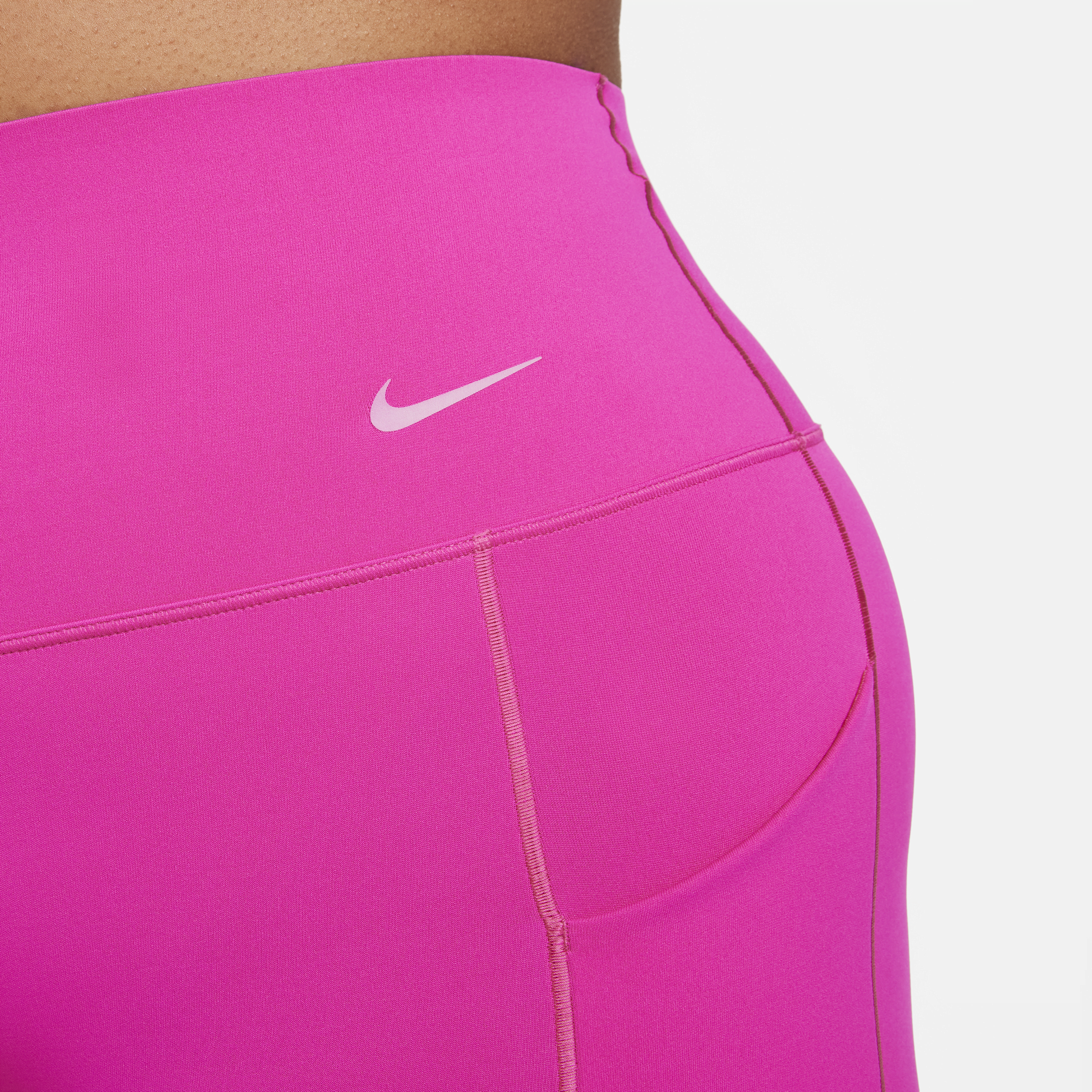 Nike Universa Bikeshorts met hoge taille zakken en medium ondersteuning voor dames (20 cm) Roze