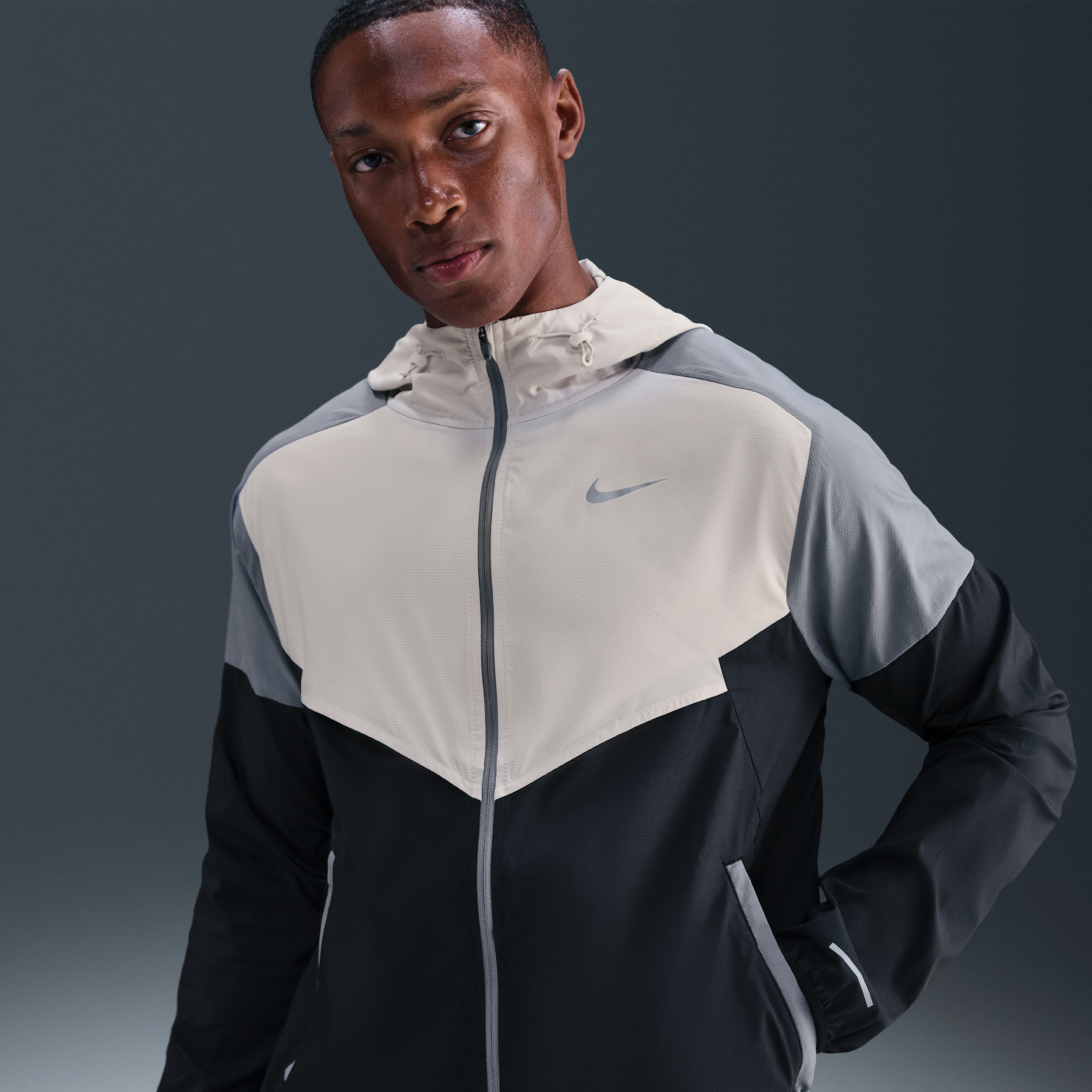 Thumbnail - Nike Impossibly Light Windrunner Laufjacke (Herren) - Grau
