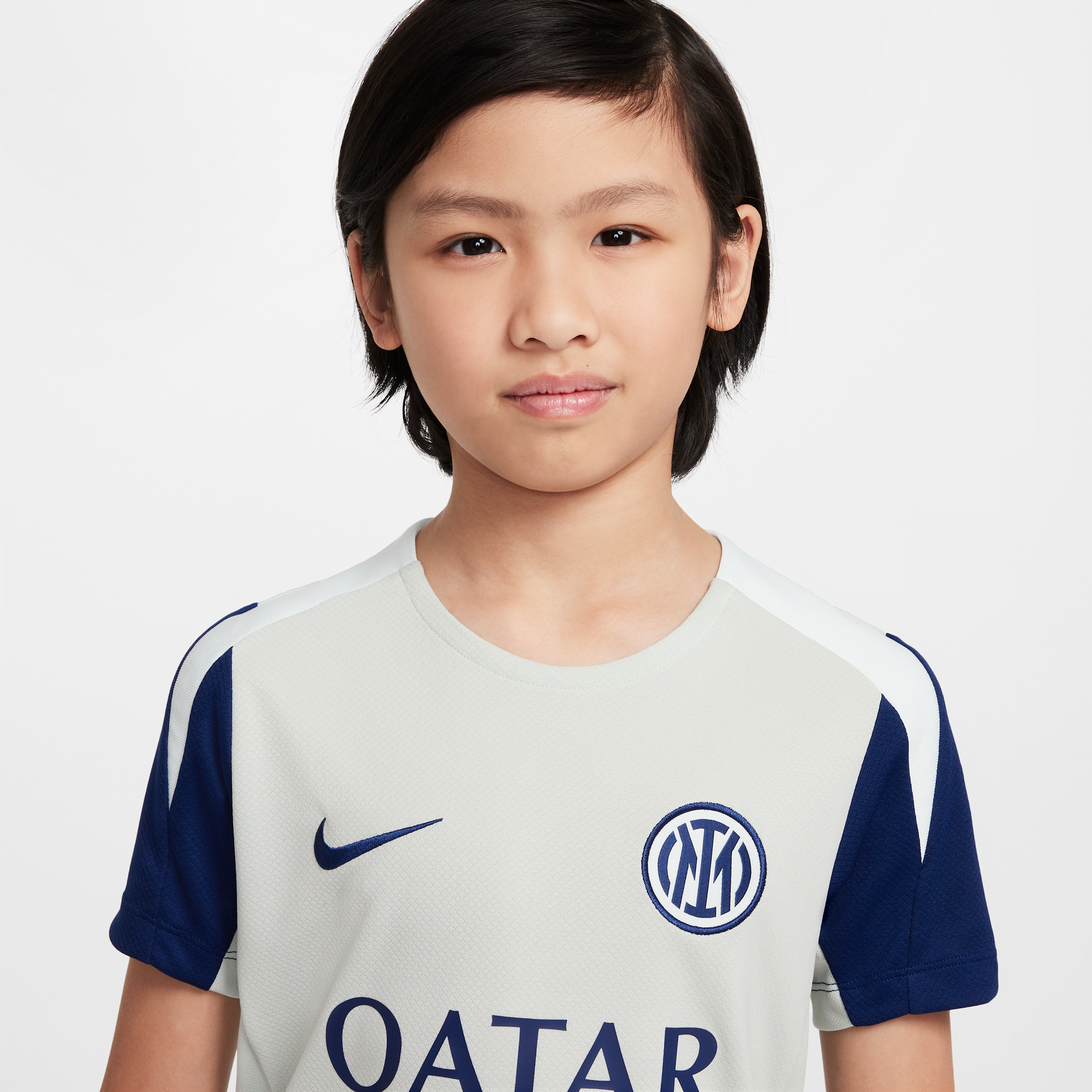 Thumbnail - Inter Mailand Strike Nike Dri-FIT Kurzarm-Fußballoberteil (ältere Kinder) - Grau