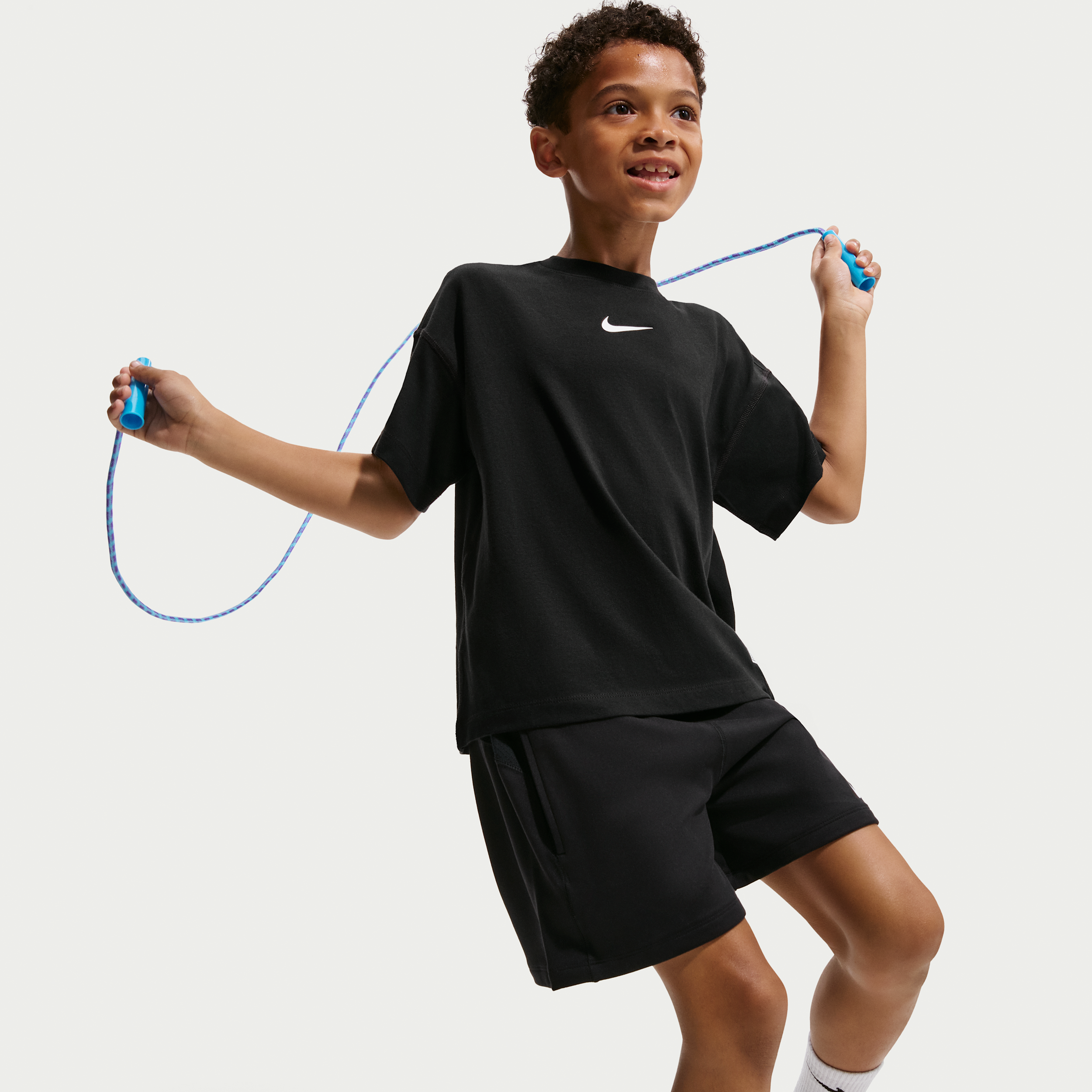 Thumbnail - Nike Pro Dri-FIT Kurzarm-Trainingsshirt (ältere Kinder, Jungen) - Schwarz