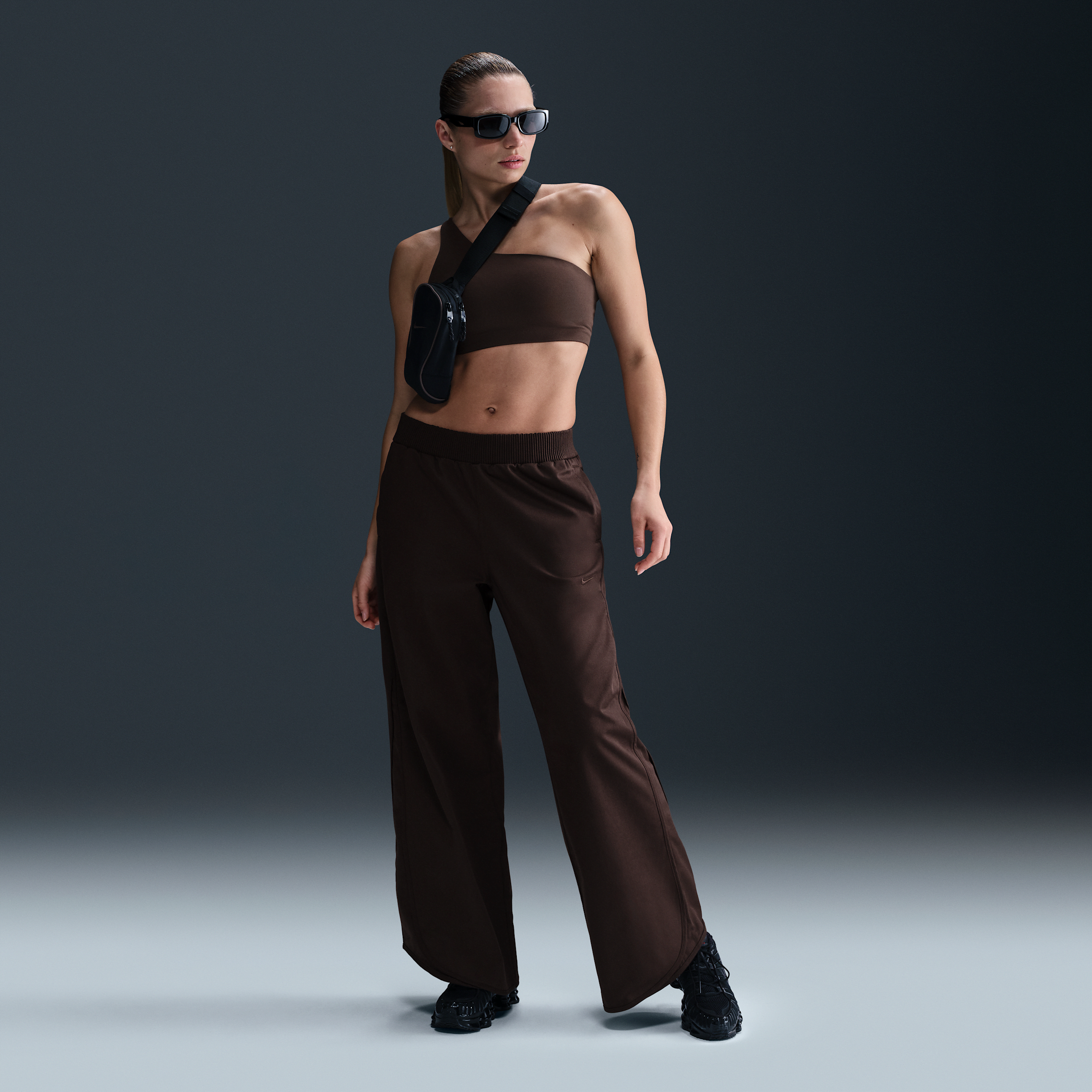 Nike Sportswear Collection trainingsbroek van keperstof met halfhoge taille voor dames - Bruin