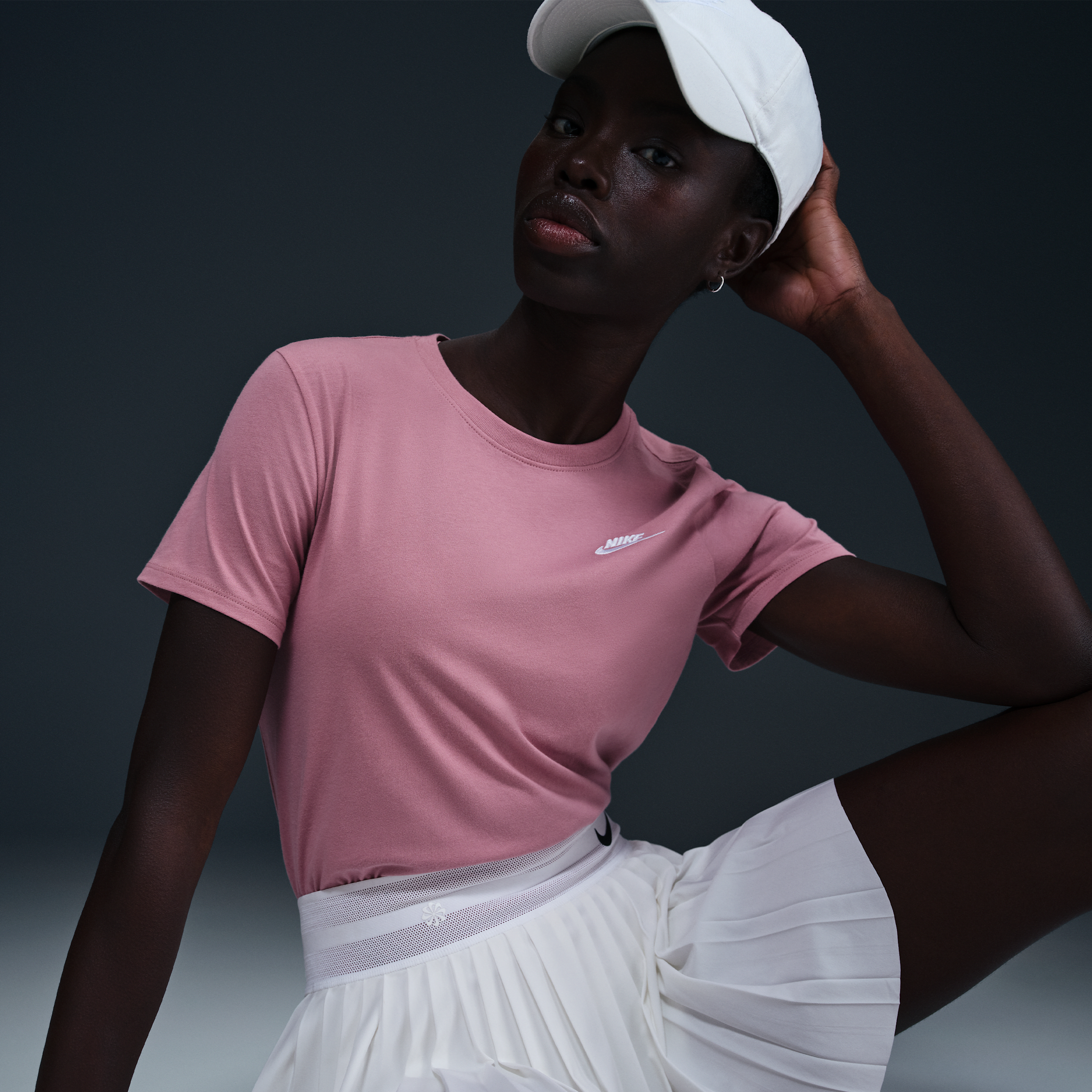 Tee-shirt Nike Sportswear Club Essentials pour femme - Rose