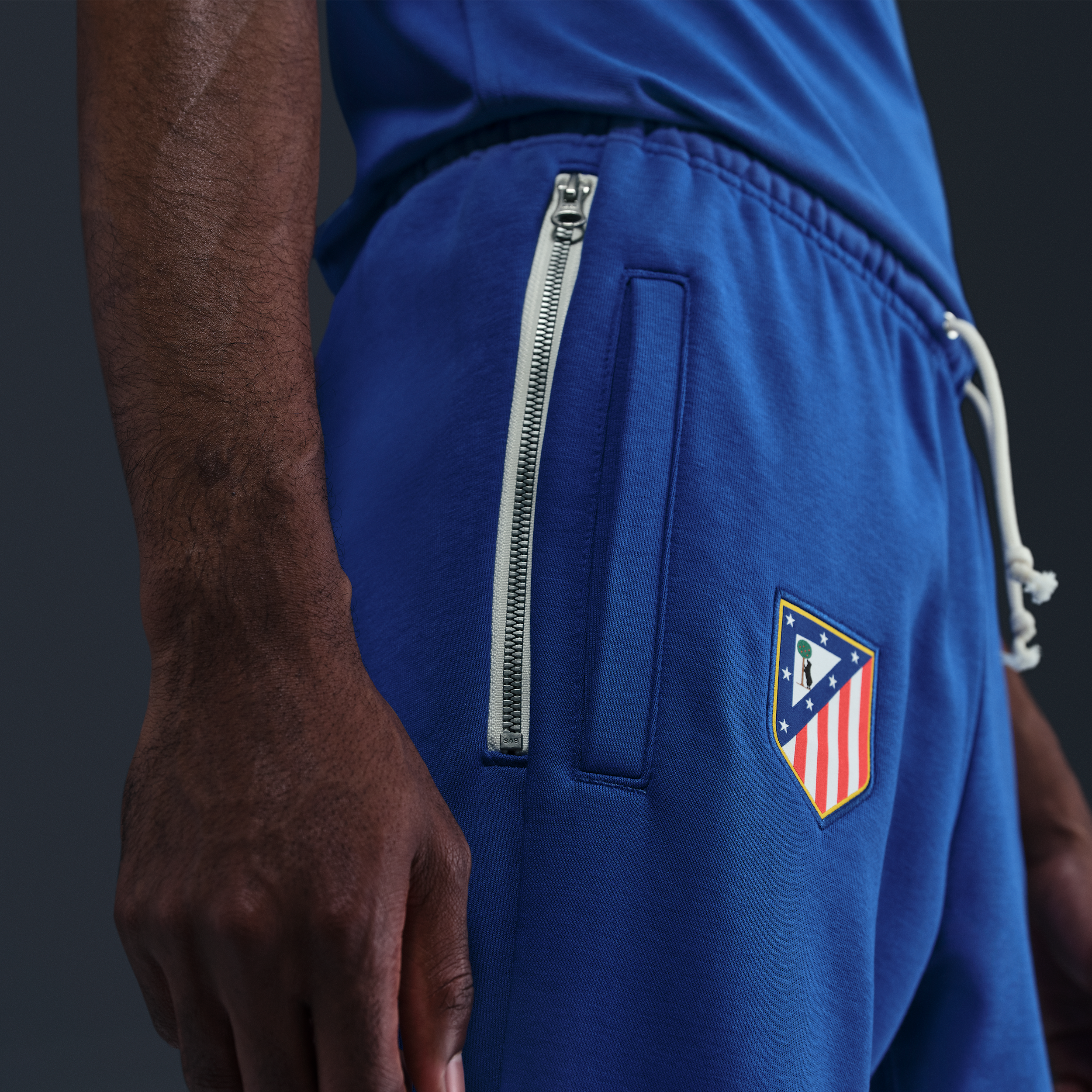 Thumbnail - Atlético Madrid Standard Issue Nike Fußballhose mit schmal zulaufender Passform und Dri-FIT-Technologie (Herren) - Blau