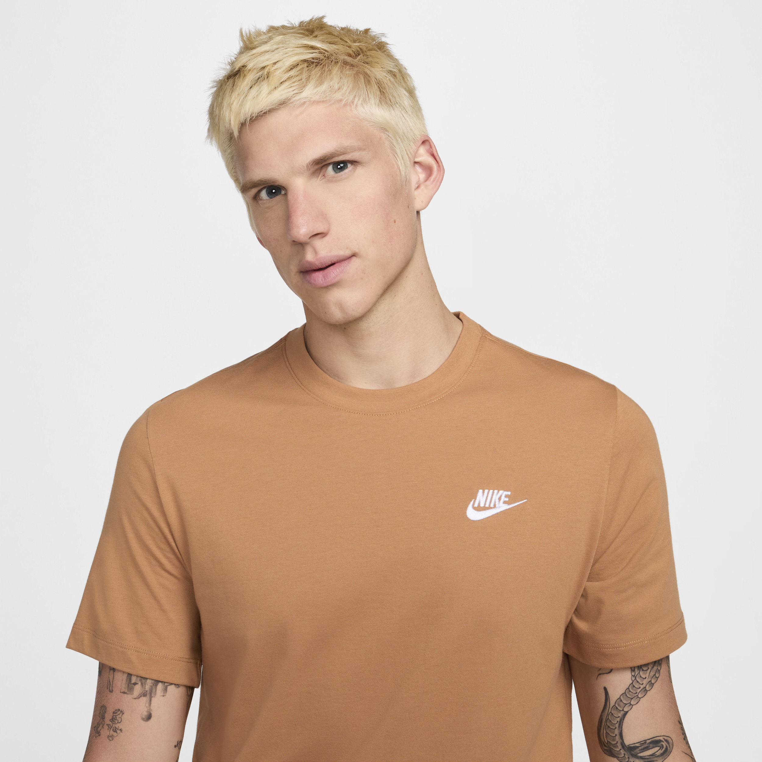 T-shirt Nike Sportswear Club pour Homme - Marron