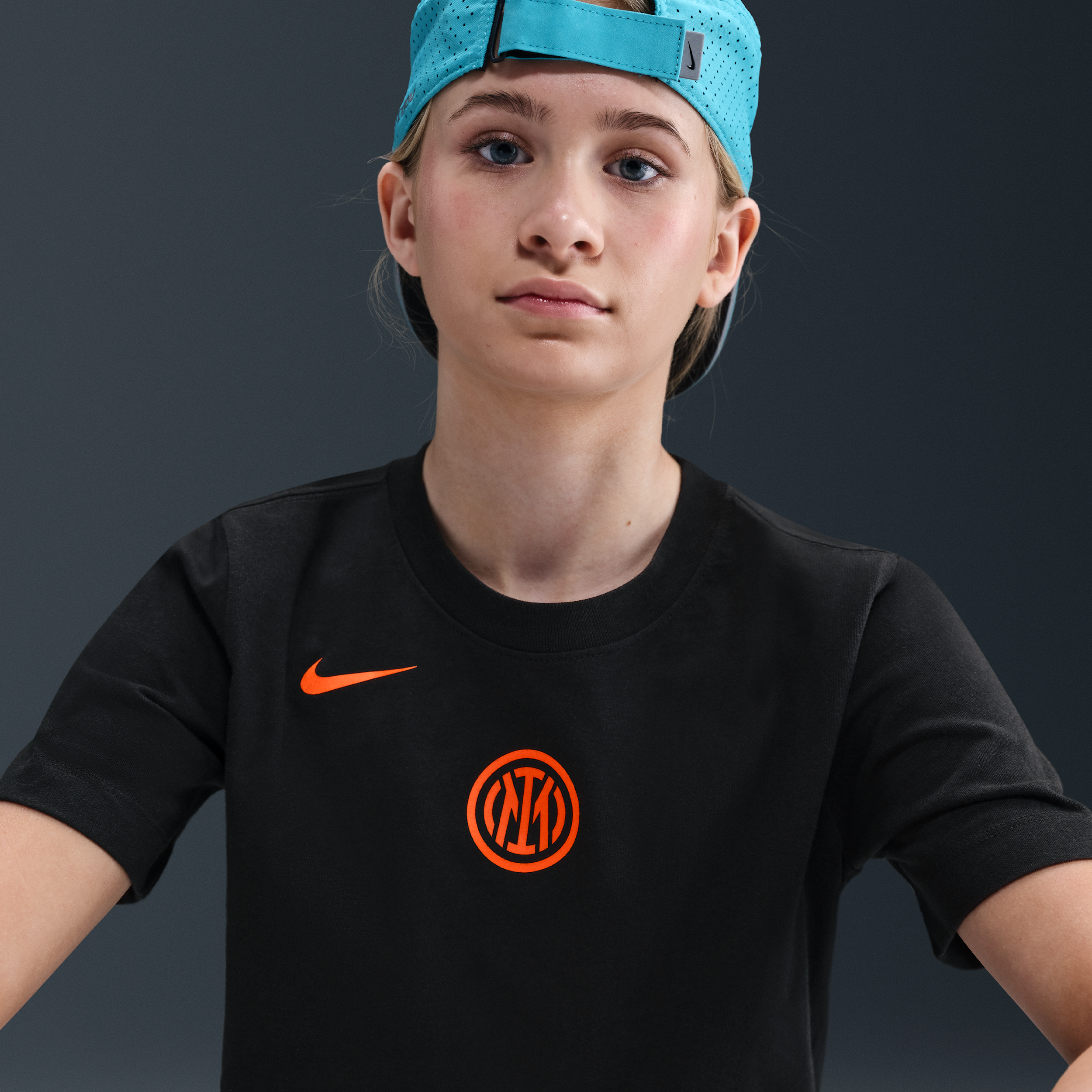 Thumbnail - Inter Mailand Nike Total 90 Fußball-T-Shirt (ältere Kinder) - Schwarz