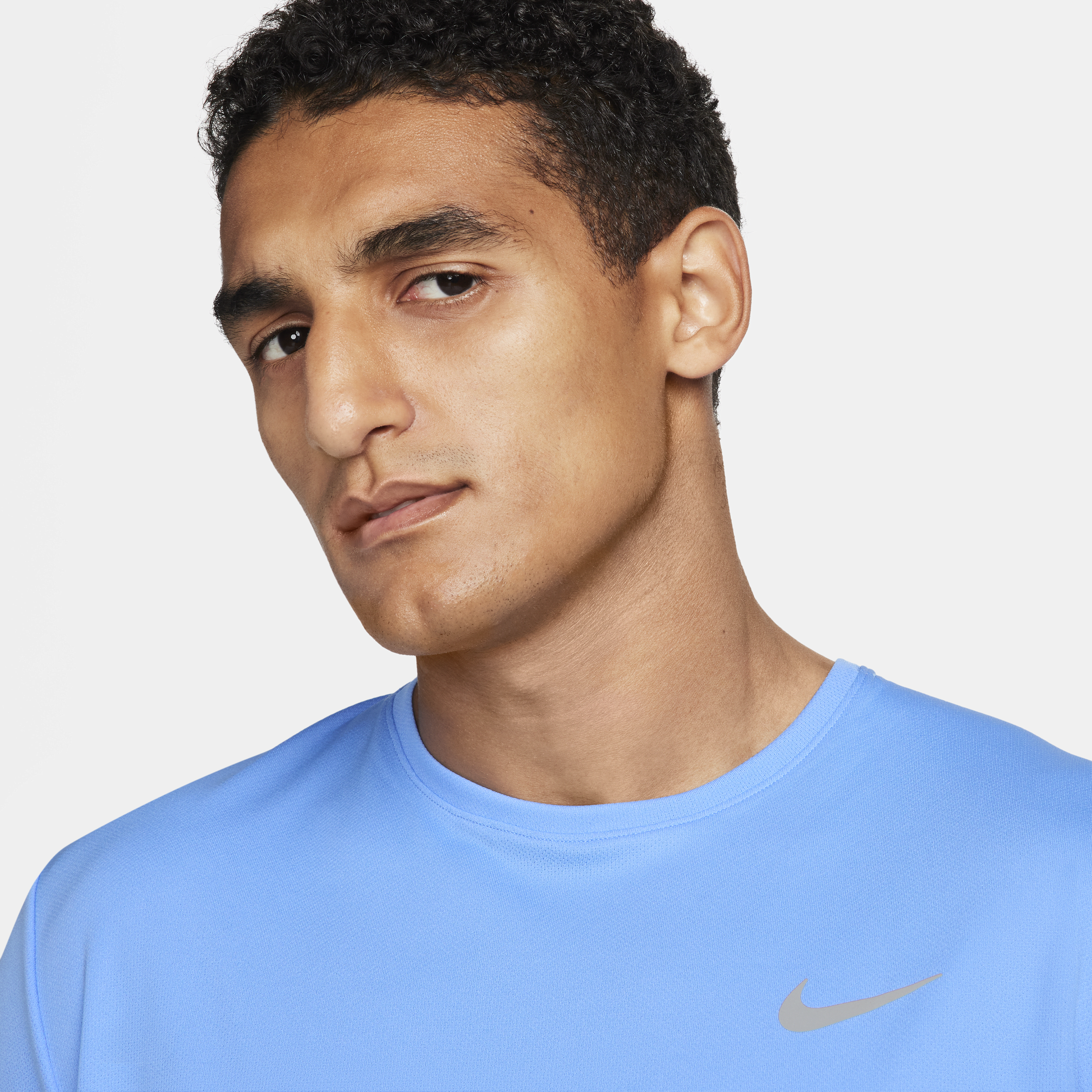 Nike Miler UV hardlooptop met korte mouwen en Dri-FIT voor heren Blauw