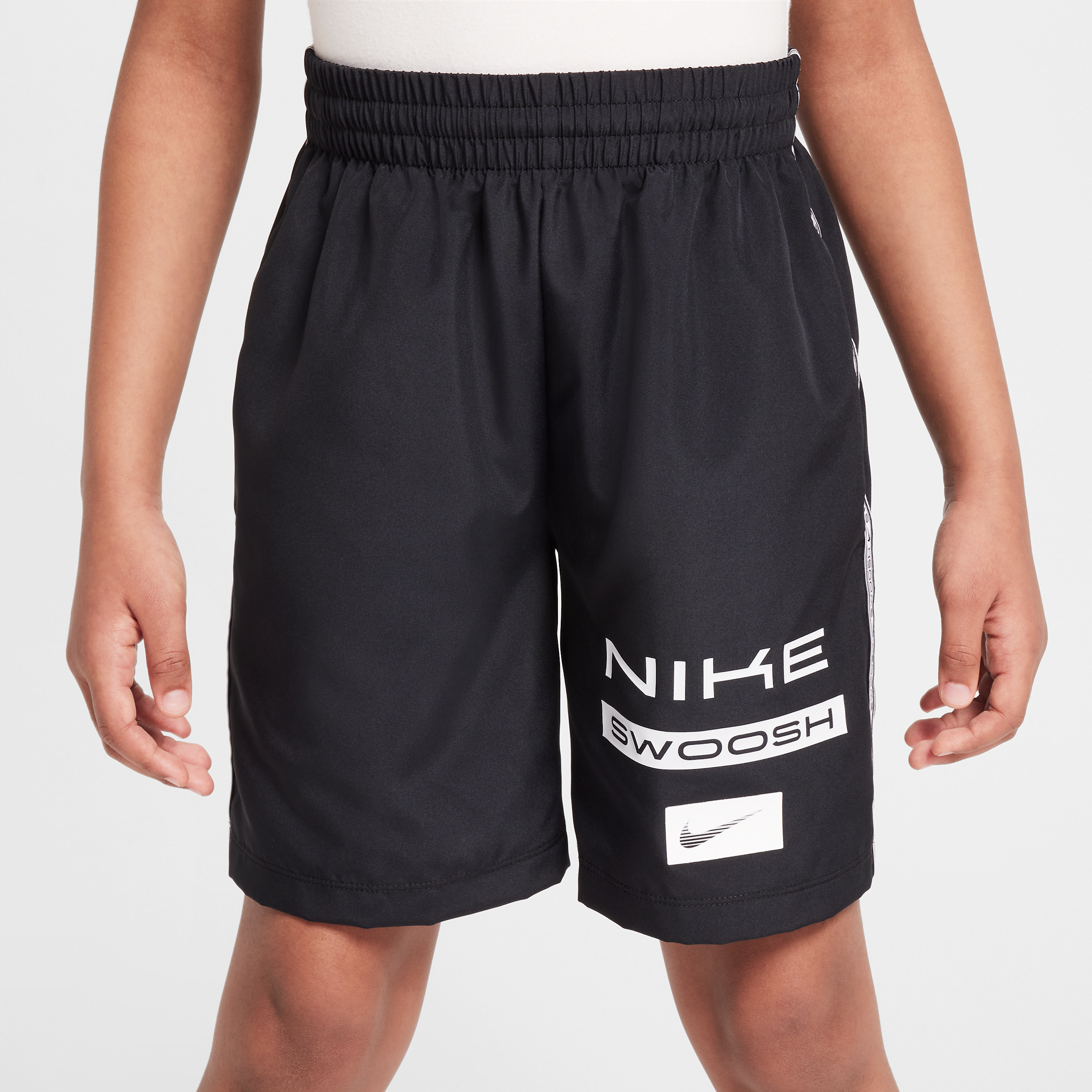 Thumbnail - Gewebte Nike Multi Dri-FIT Shorts für ältere Kinder (Jungen) - Schwarz