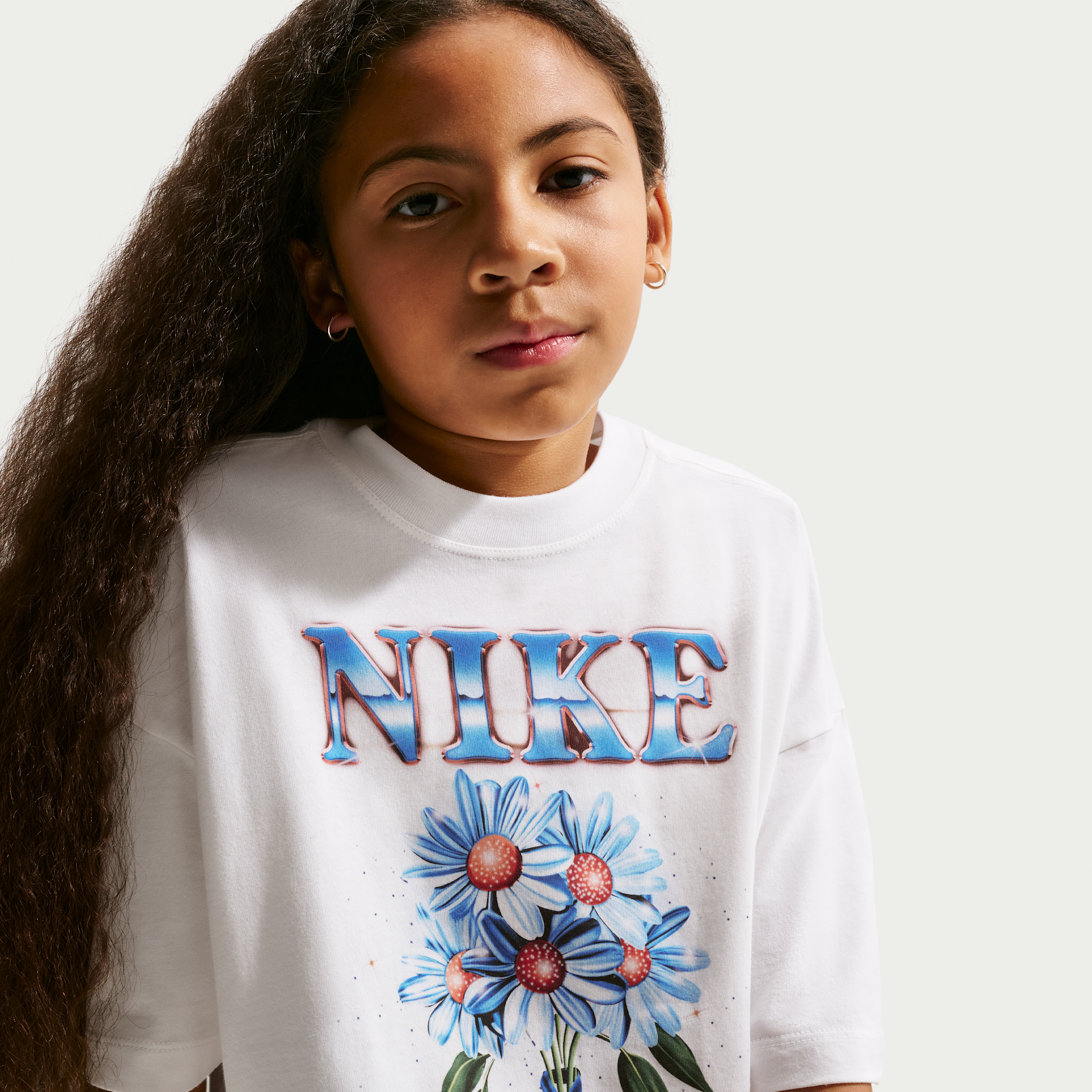 Thumbnail - Nike extragroßes T-Shirt für ältere Kinder (Mädchen) - Weiß