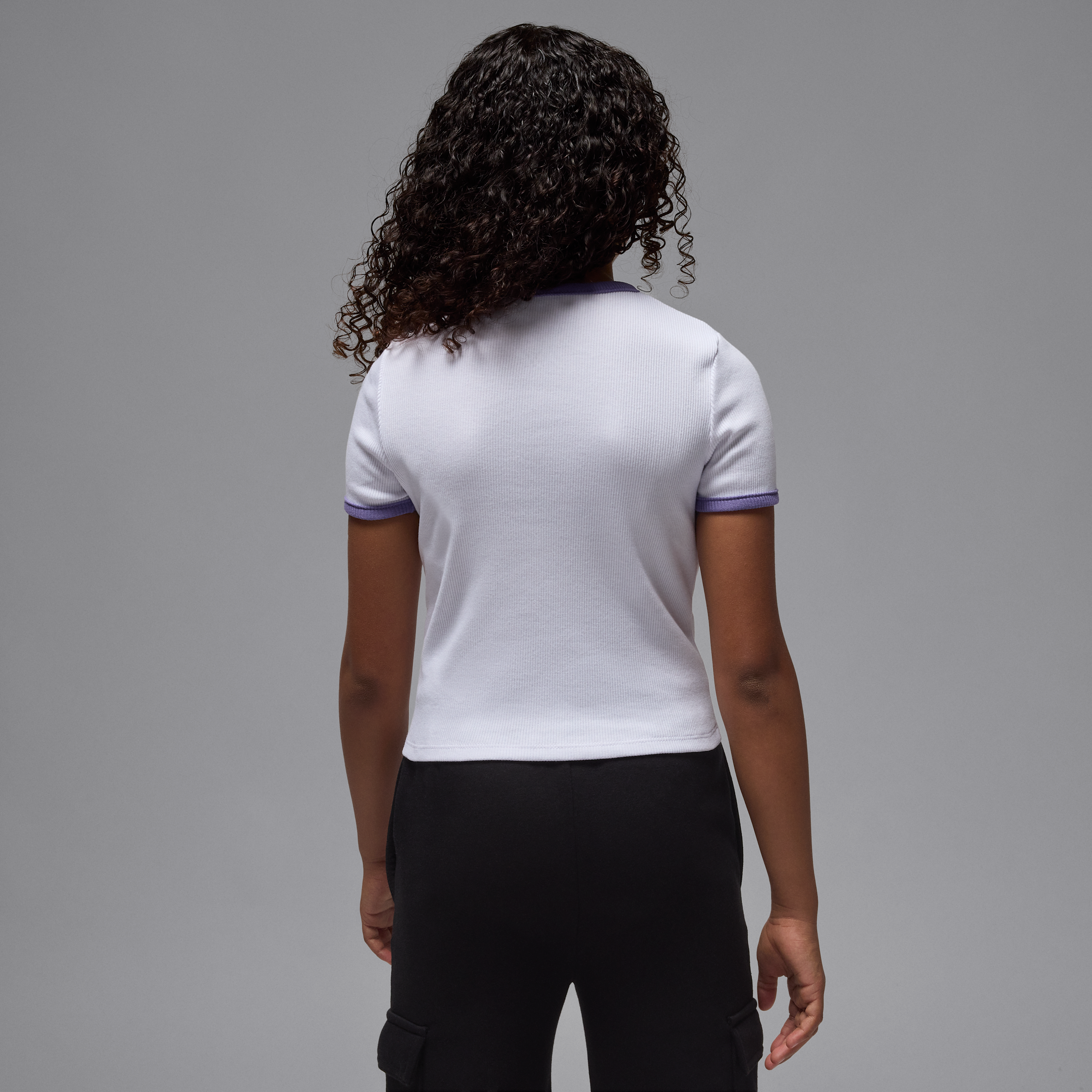 Thumbnail - Jordan geripptes T-Shirt mit leicht verkürztem Schnitt (ältere Kinder) - Weiß