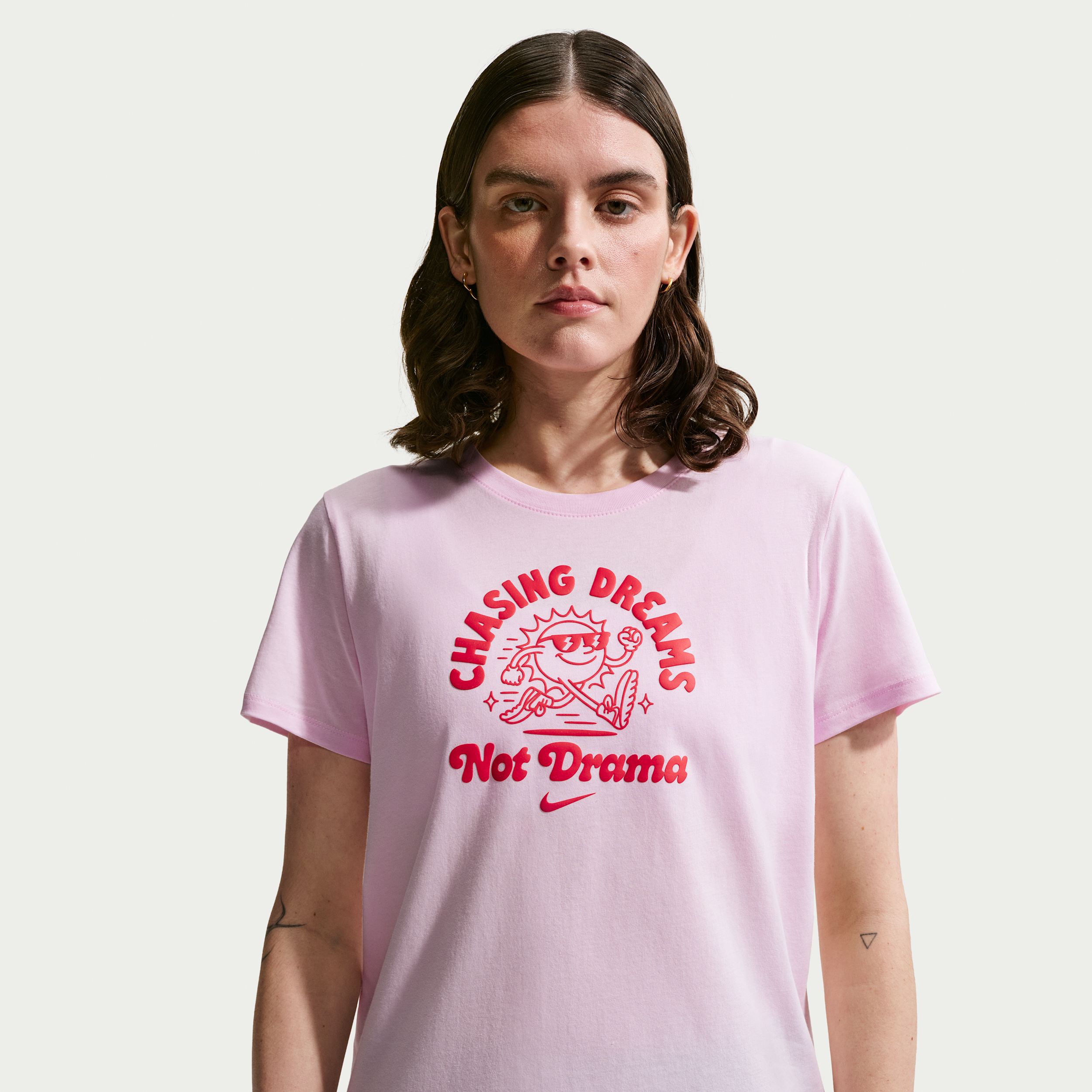 T-shirt a manica corta Nike Club – Donna - Rosa