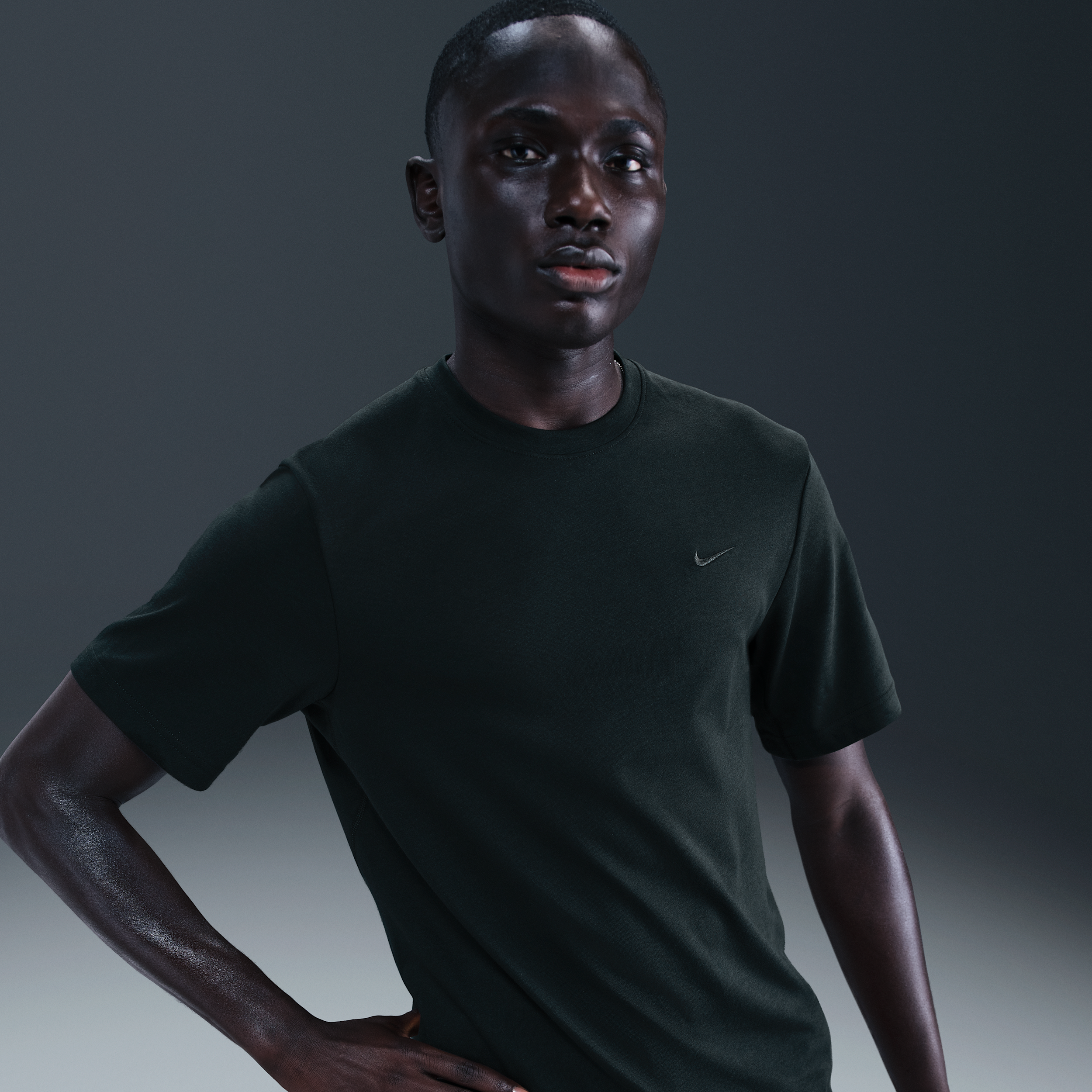 Thumbnail - Nike Primary vielseitiges Nike Dri-FIT Kurzarm-Oberteil für Herren - Grün