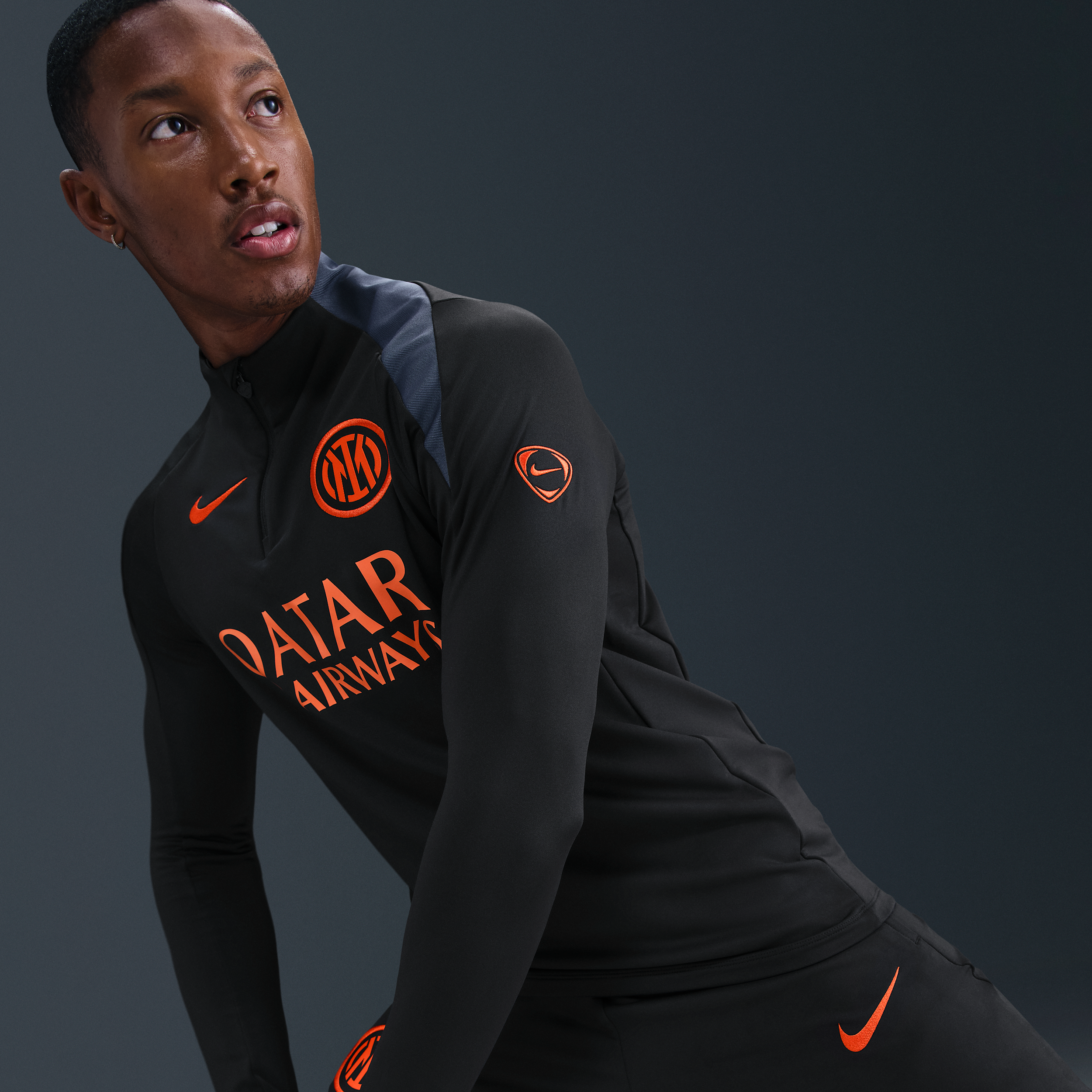 Thumbnail - Inter Mailand Strike Third Nike Dri-FIT Total 90 Fußball-Drill-Oberteil aus Strickmaterial (Herren) - Schwarz