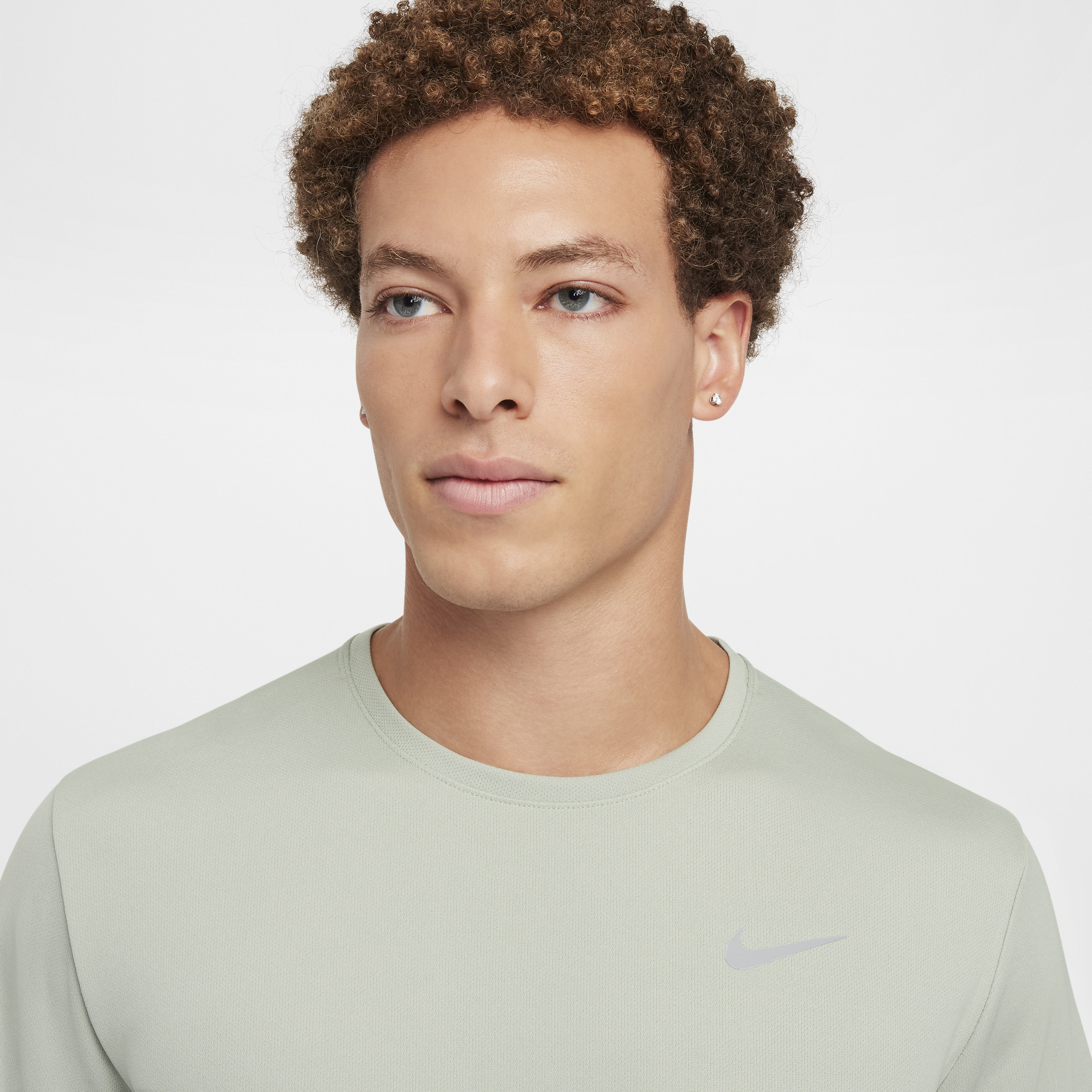 Haut de running à manches courtes Dri-FIT UV Nike Miler pour homme - Vert