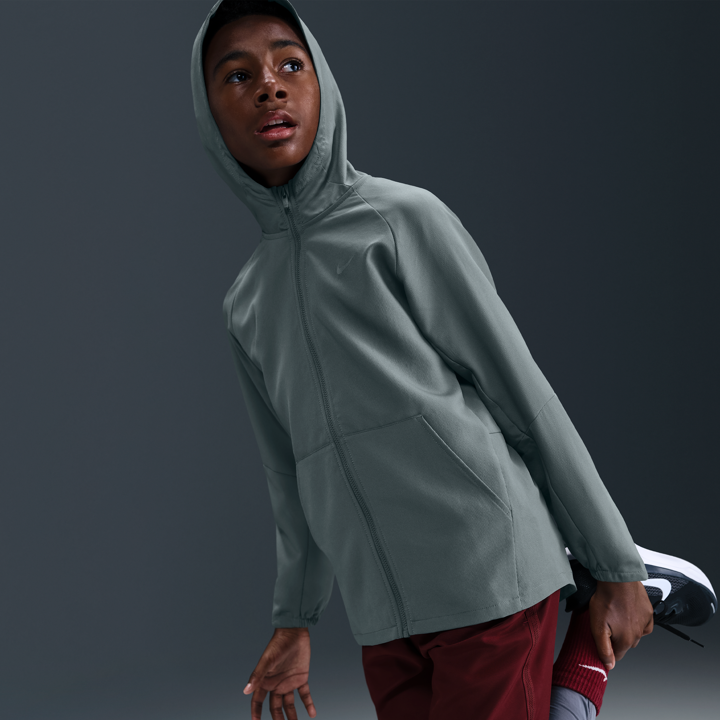 Thumbnail - Nike Dri-FIT UV Trainingsjacke (ältere Kinder) - Grau
