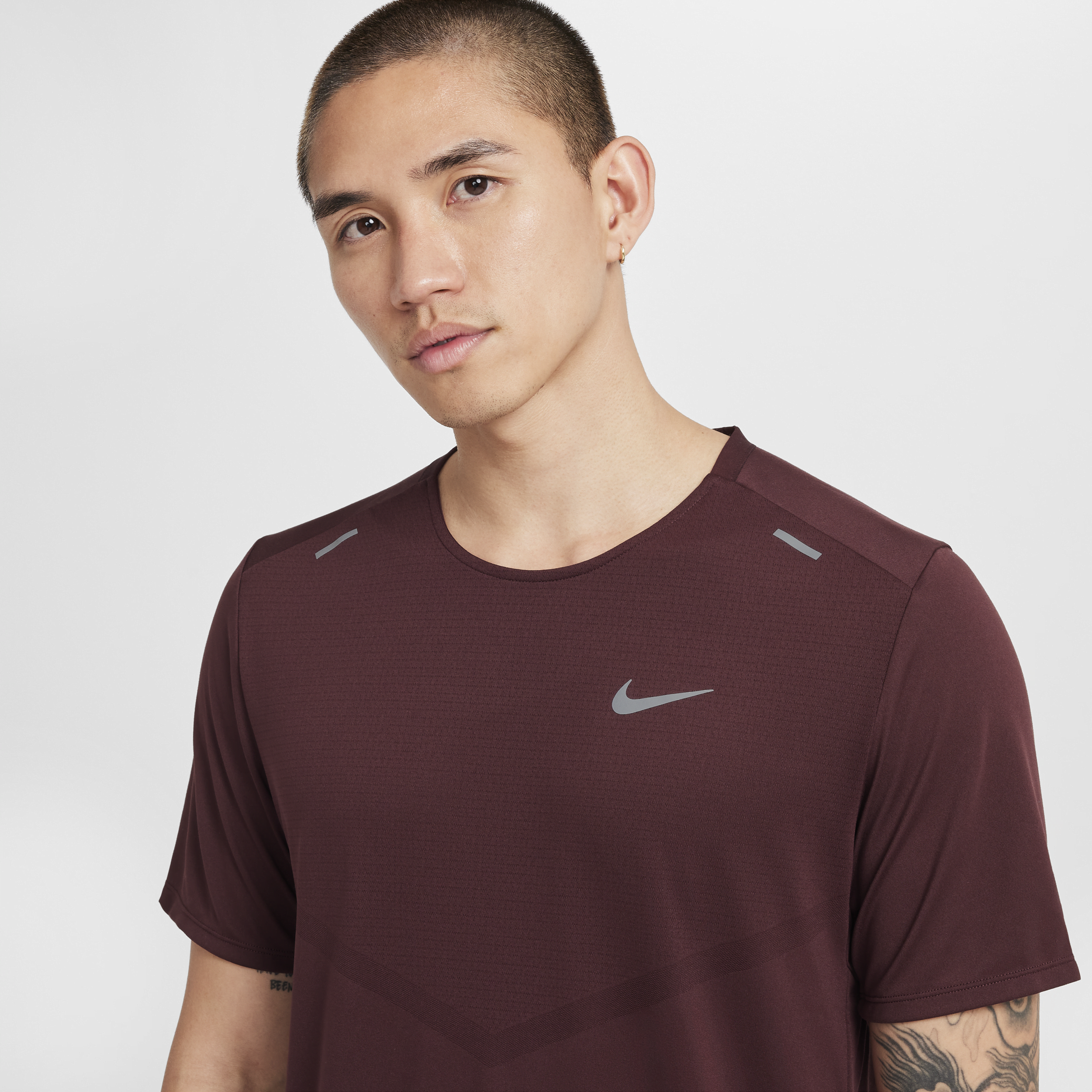 Haut de running à manches courtes Dri-FIT Nike Rise 365 pour homme - Rouge