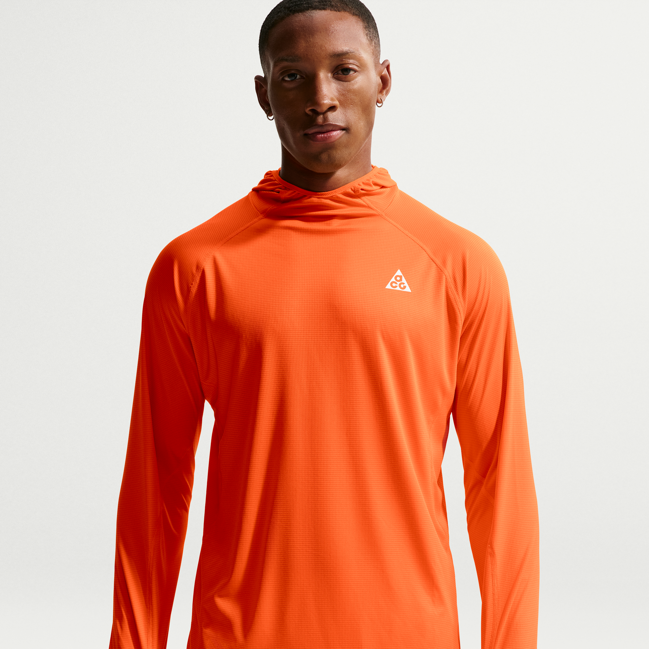 Maglia da trail running Nike ACG "Solar Chase" con cappuccio, protezione UV e Dri-FIT – Uomo - Arancione