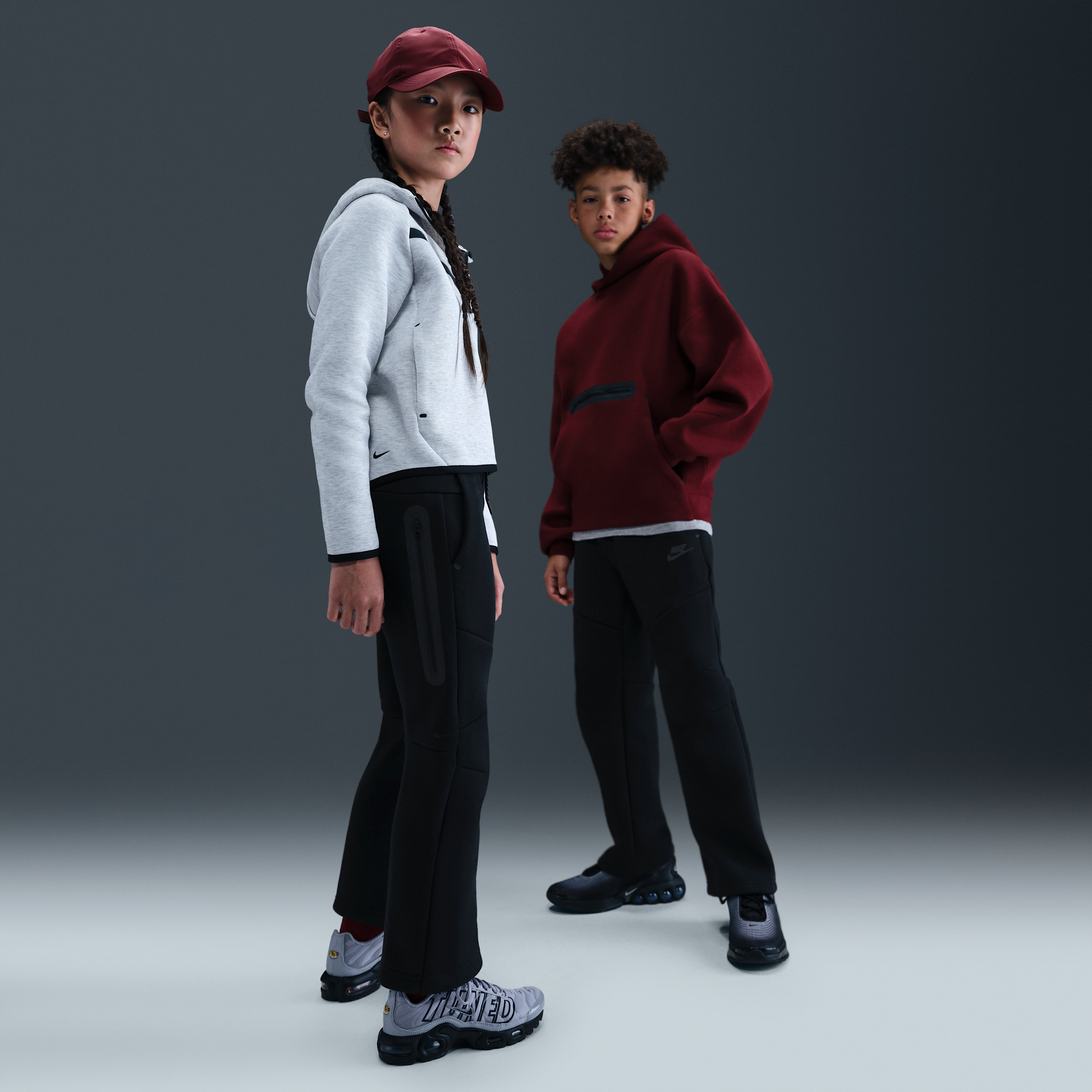 Nike Tech Fleece Big Kids (Boys) Open-Hem Trousers - Black - Cotton