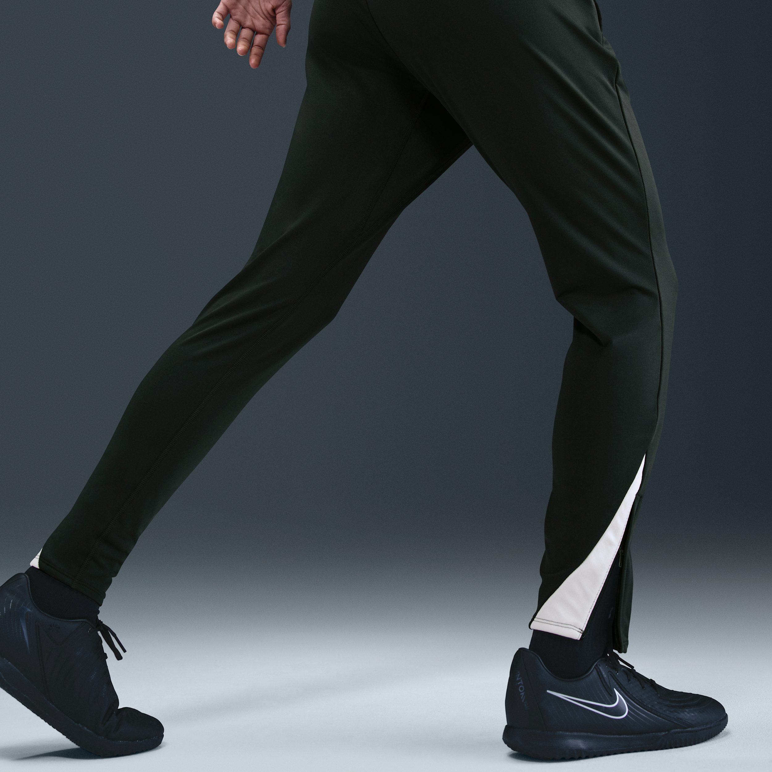 Thumbnail - FC Chelsea Strike Nike Dri-FIT Strick-Fußballhose (Damen) - Grün