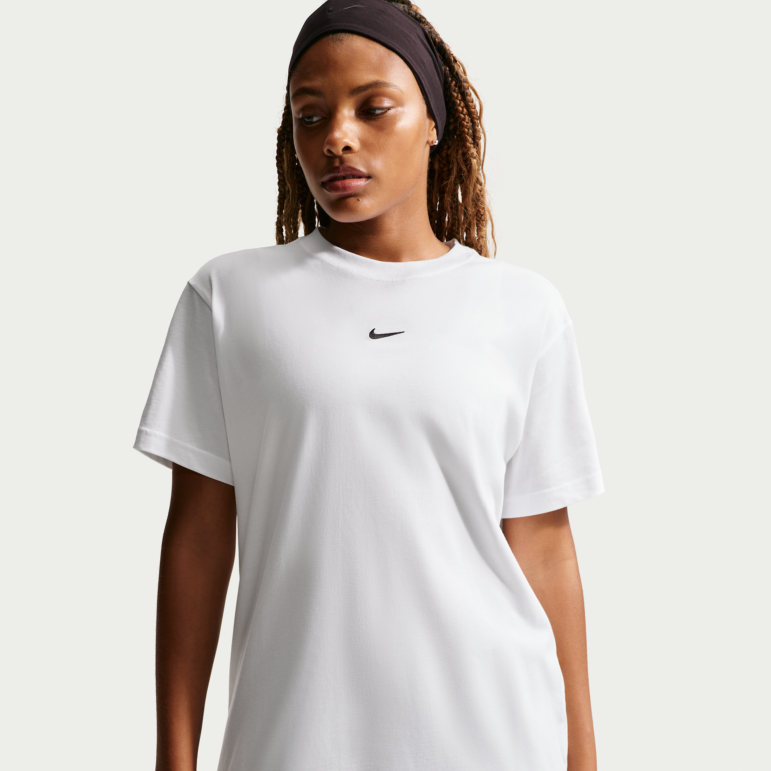 Thumbnail - Nike extragroßes Kurzarm-T-Shirt (Damen) - Weiß