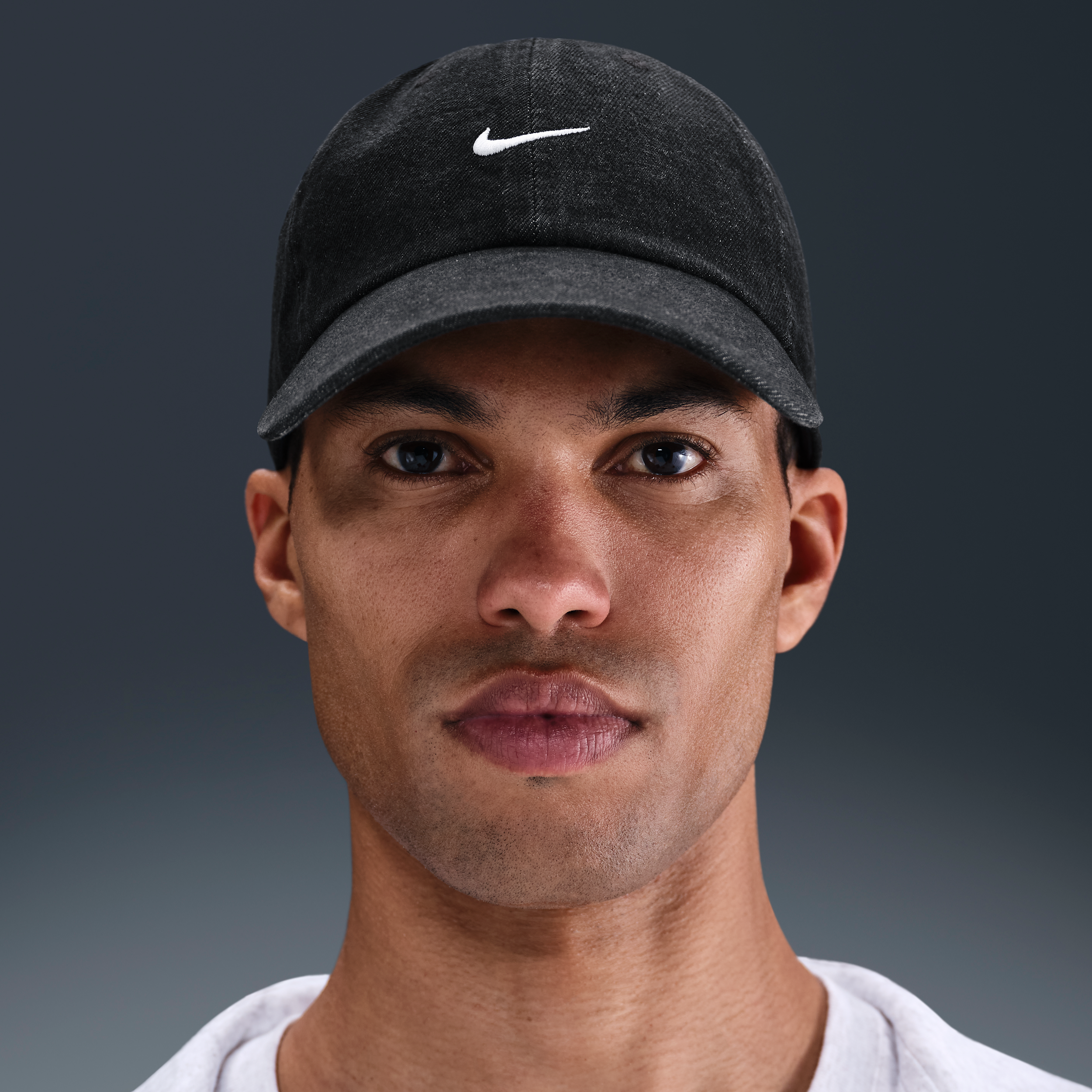 Thumbnail - Nike Club unstrukturierte Denim-Cap - Schwarz