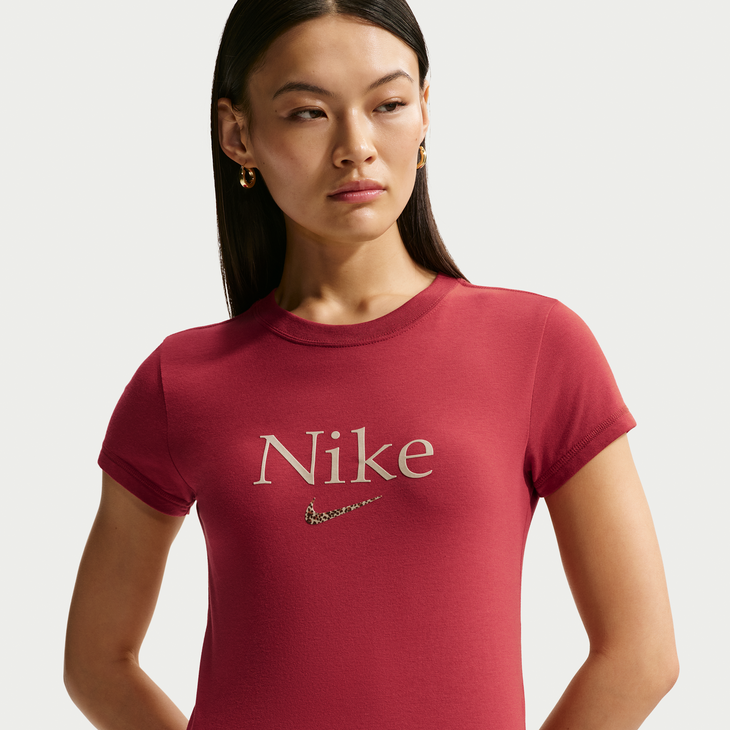 Thumbnail - Nike Kurz-T-Shirt für Damen - Rot