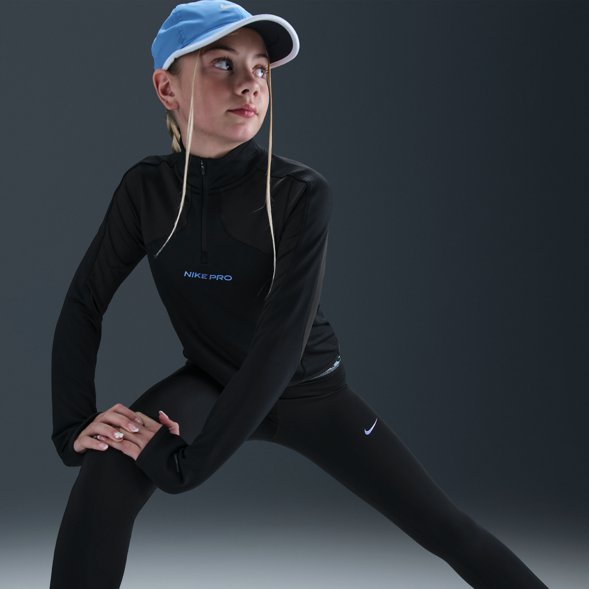 Thumbnail - Nike Pro Therma-FIT-Longsleeve mit Halbreißverschluss (ältere Kinder, Mädchen) - Schwarz