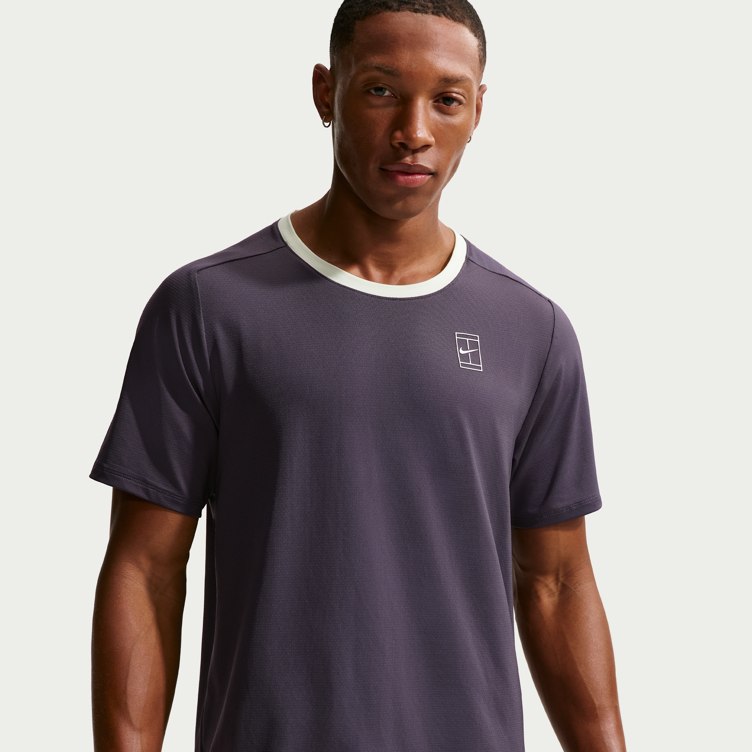 Maglia da tennis Dri-FIT NikeCourt Advantage – Uomo - Viola