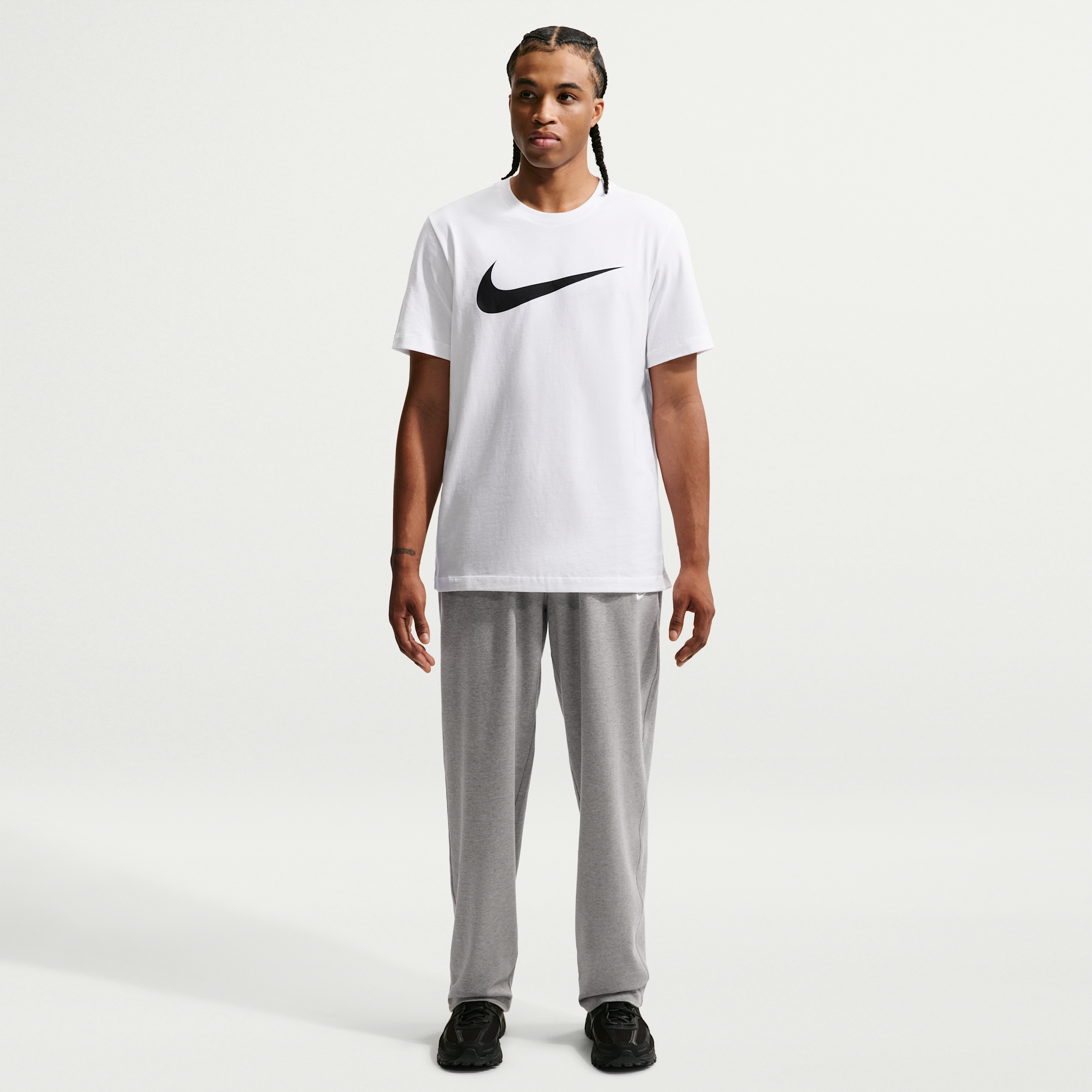 Thumbnail - Nike Club Herren-Strickhose mit offenem Saum - Grau
