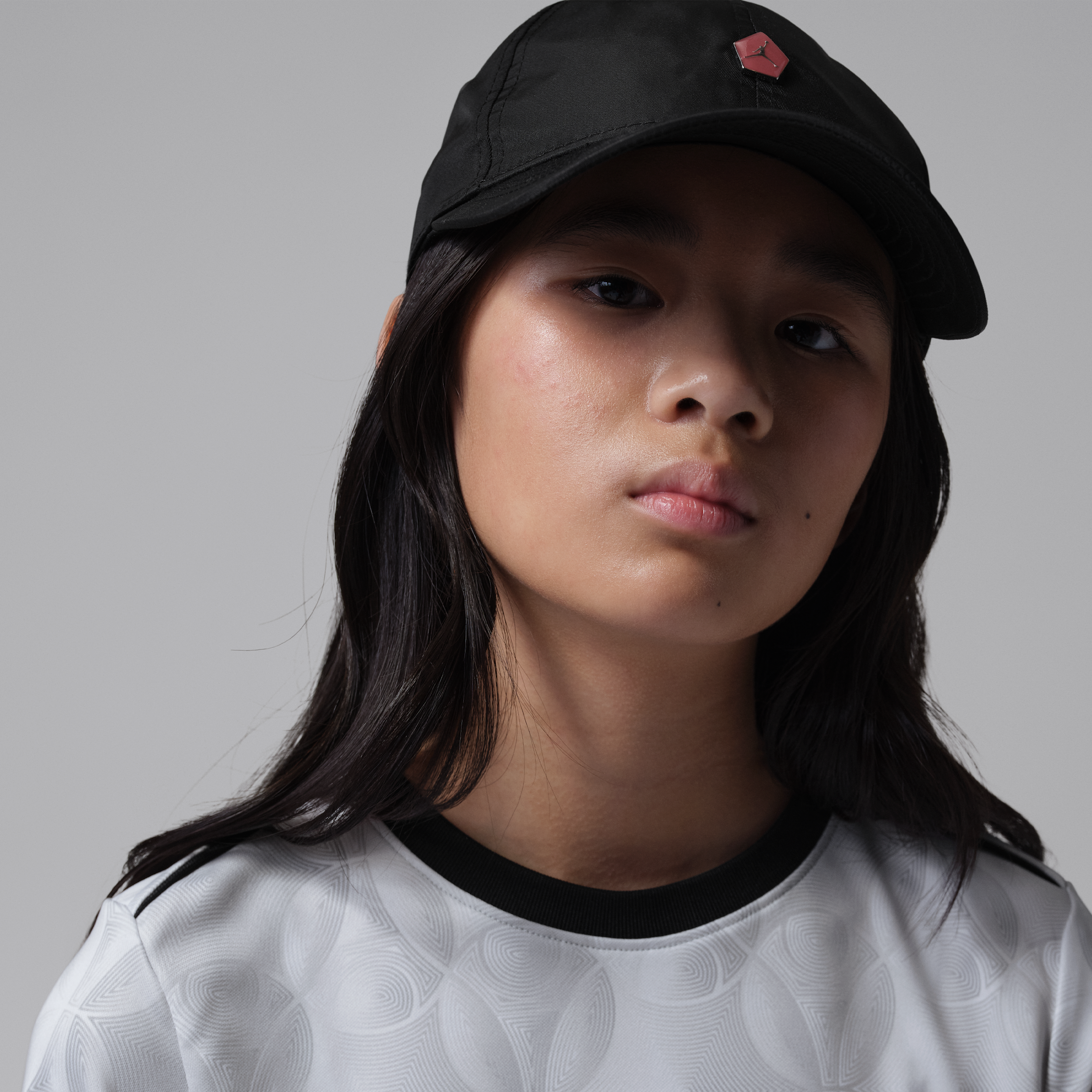 Thumbnail - Paris Saint-Germain Academy Pro Night Edition Jordan Dri-FIT kurzärmeliges Pre-Match-Fußballoberteil (ältere Kinder) - G...