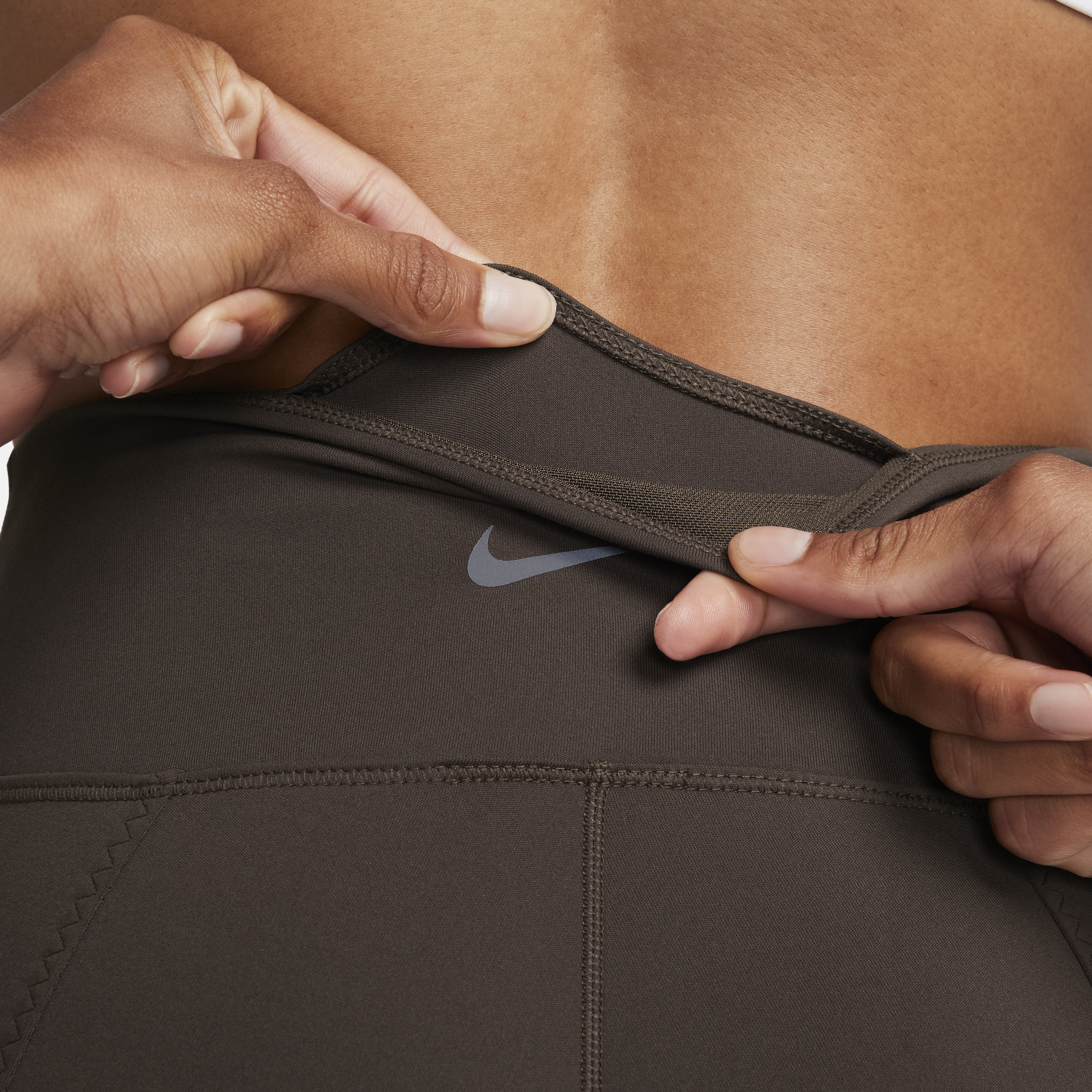 Nike One lange legging met hoge taille en splitjes in de zoom voor dames Bruin