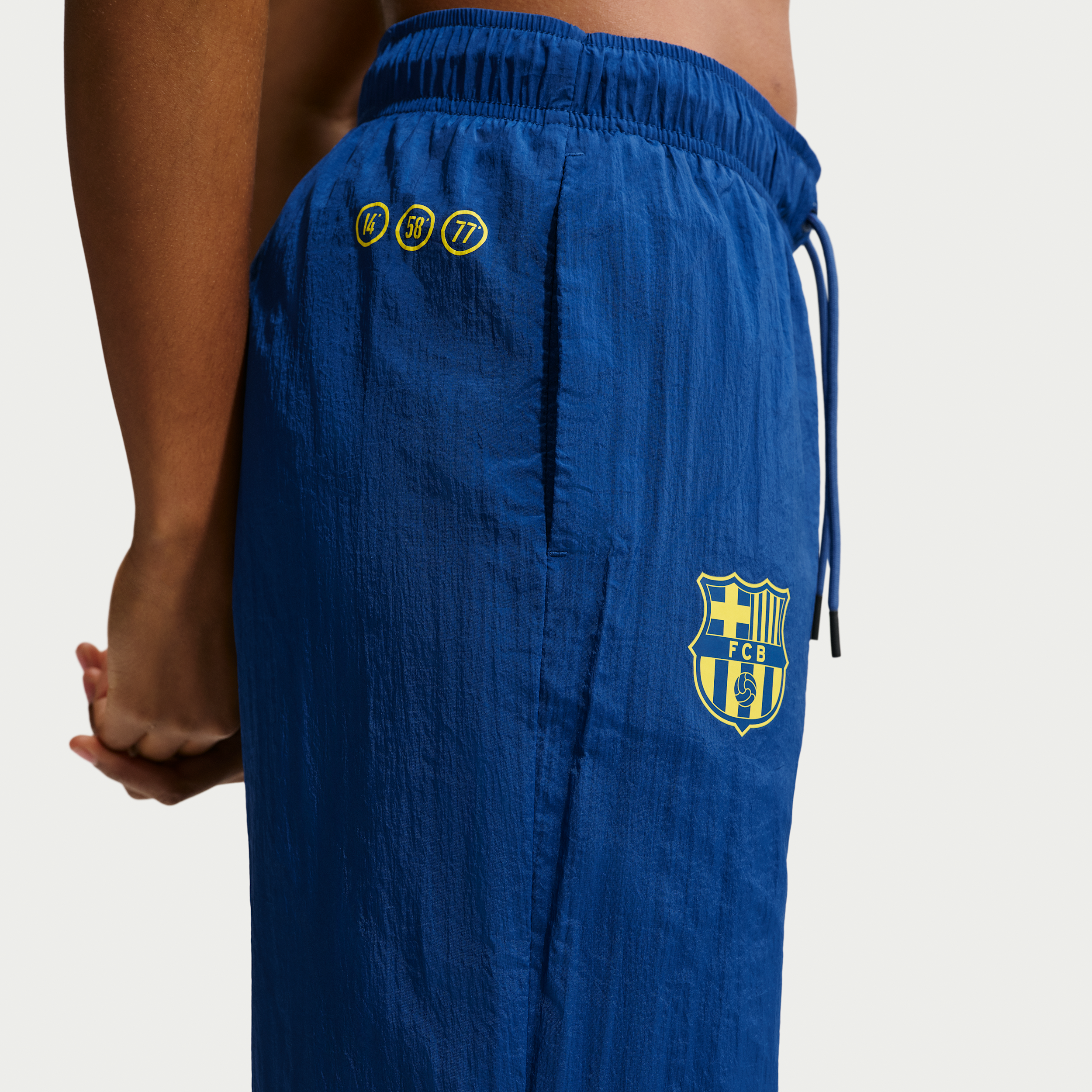 Thumbnail - FC Barcelona Essential Nike Football Hose aus Webmaterial mit mittelhohem Bund (Damen) - Blau