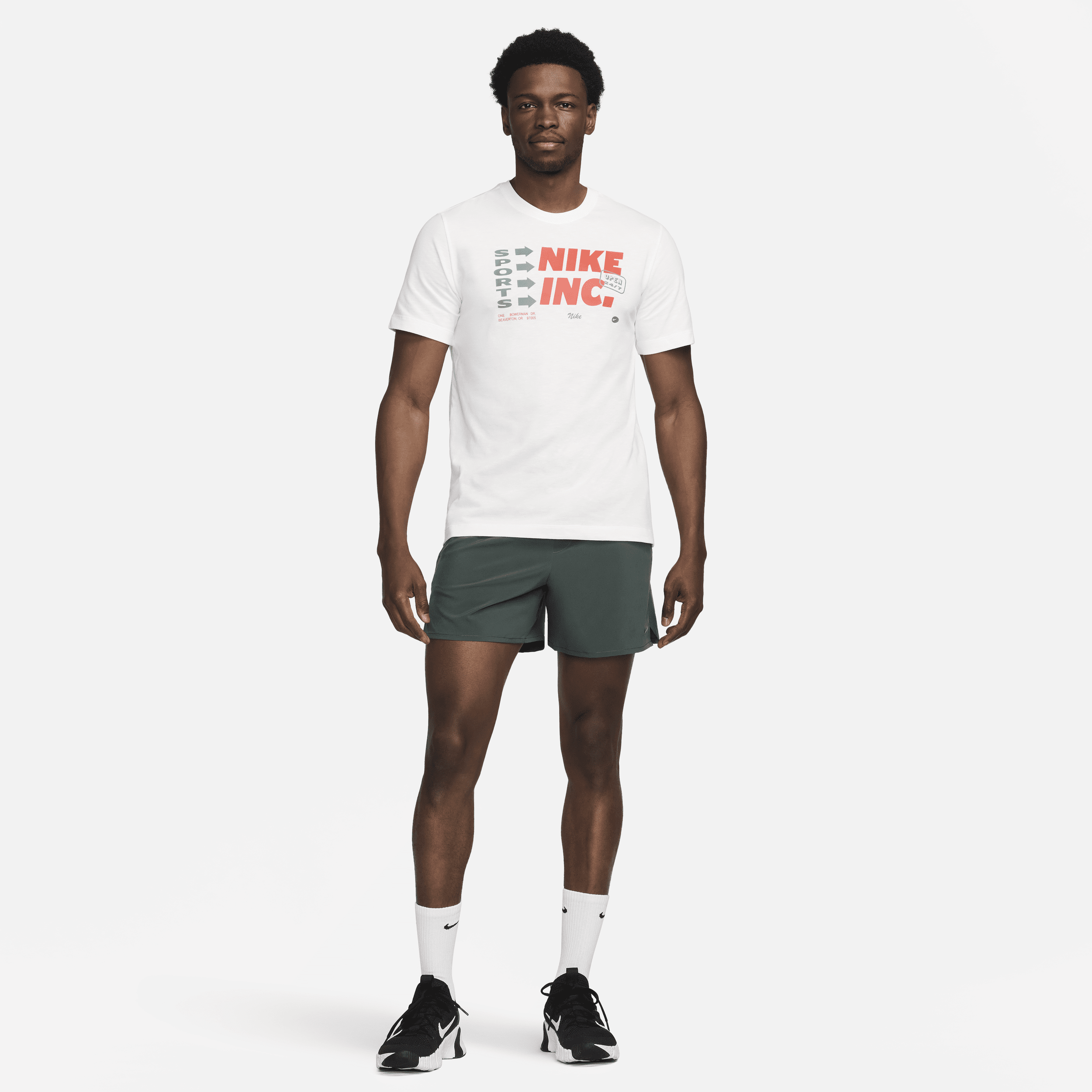 Nike fitnessshirt met Dri-FIT voor heren Wit
